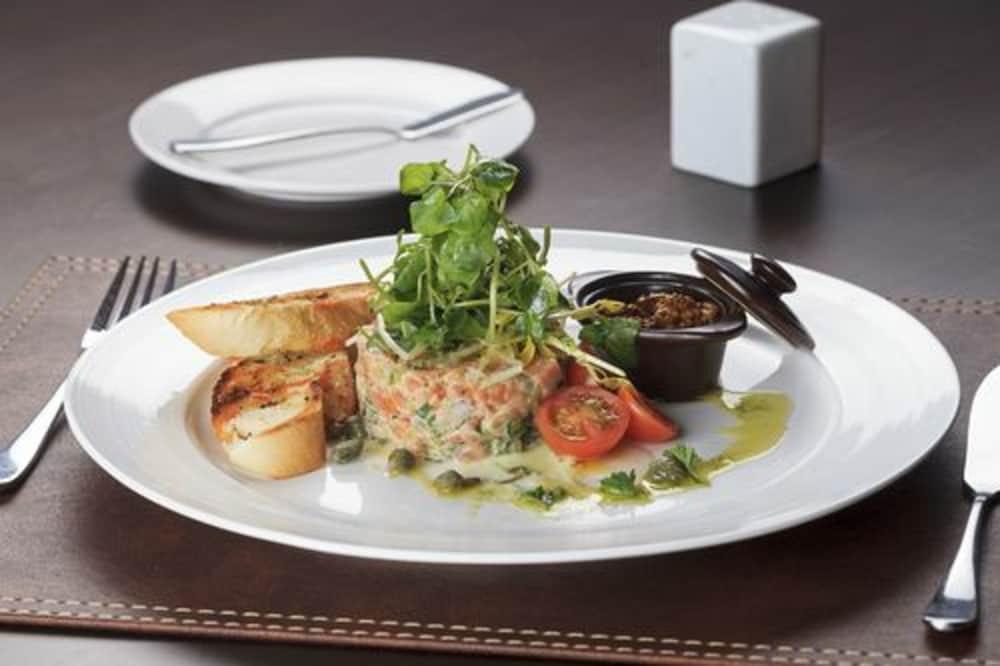 Hotel Courtyard By Marriott Airport 4*