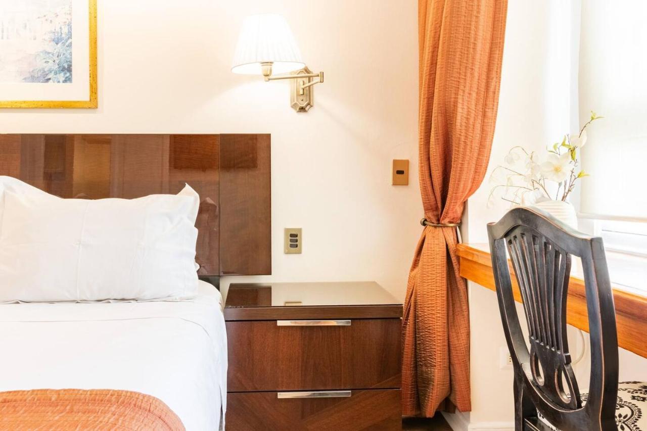 Aparthotel Orly *
