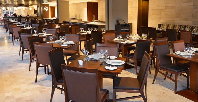 Radisson Blu Plaza El Bosque Hotel 4*