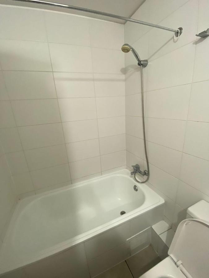 Habitacion Grande Con Bano Privado En Departamento Compartido Homestay Santiago