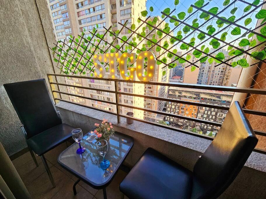 2 Dormitorios Metro La Moneda Apartment *