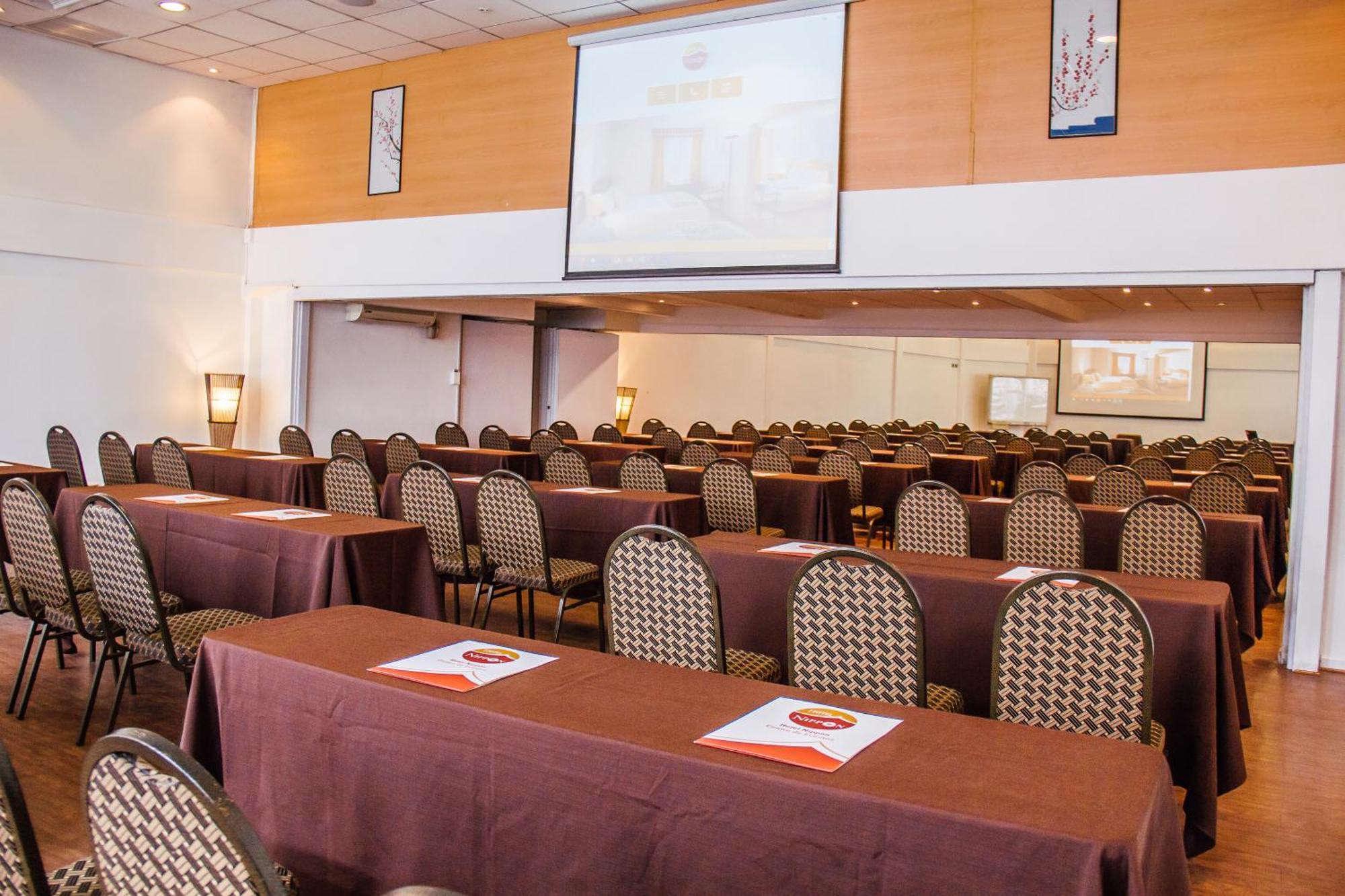 Nippon Y Centro De Eventos Hotel