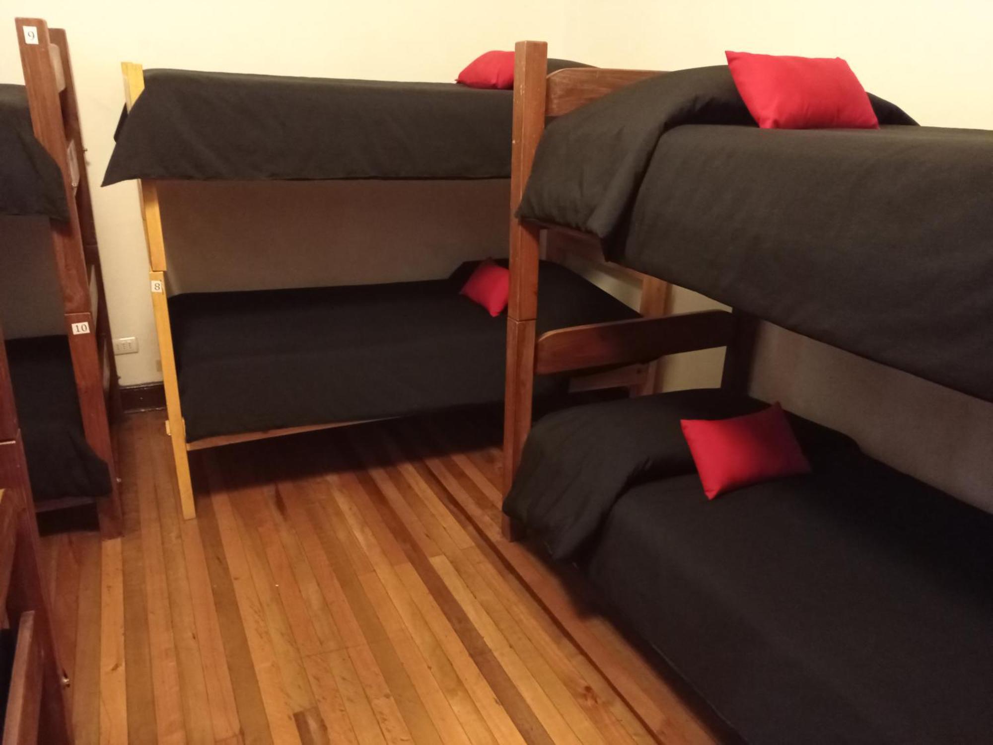 Irreal Hostel *