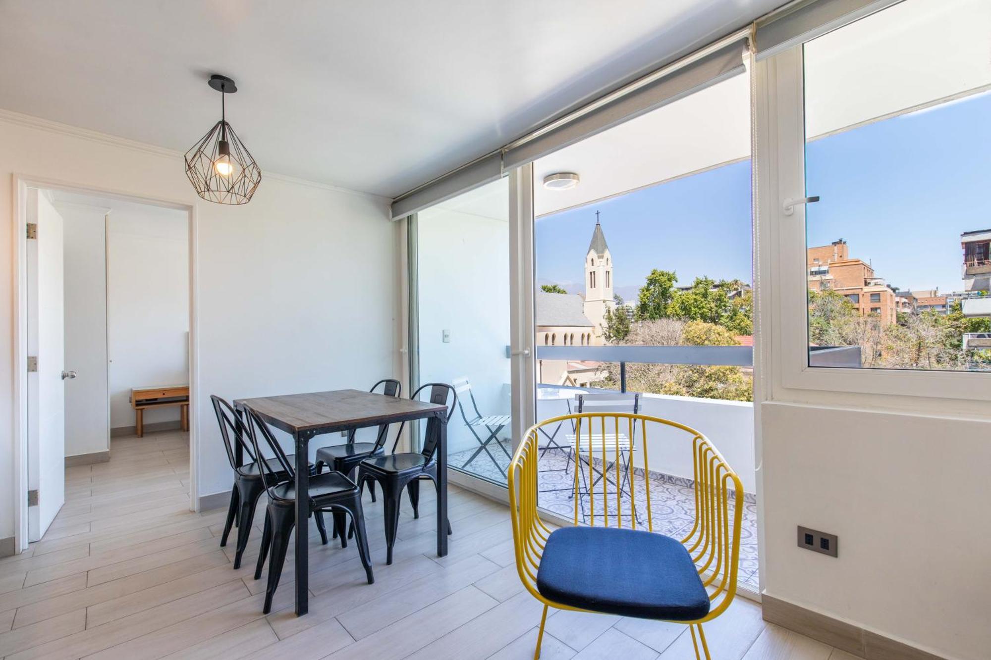 - Coronel - Costanera Center Apartment *