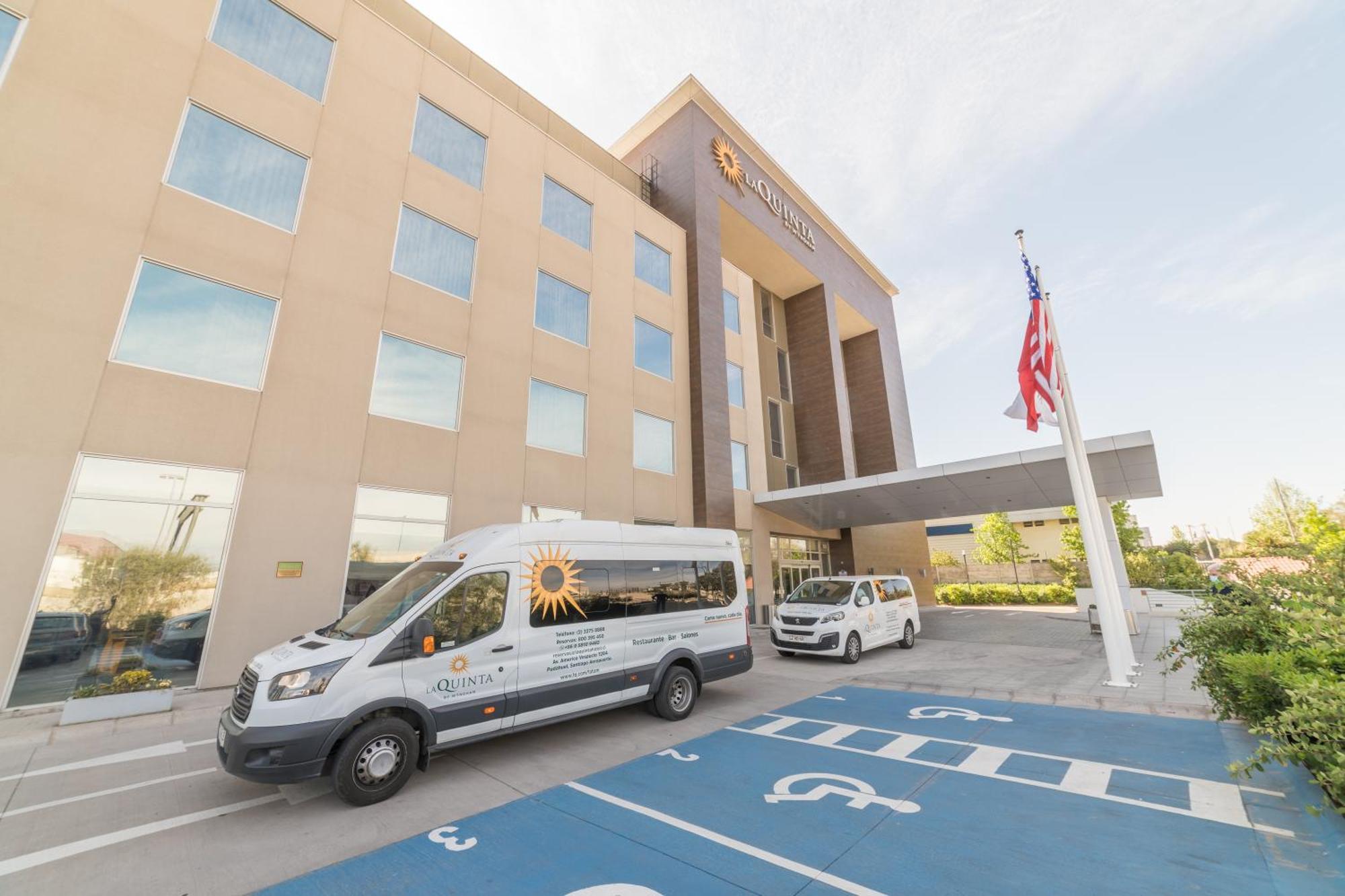 Hotel La Quinta By Wyndham Aeropuerto Santiago