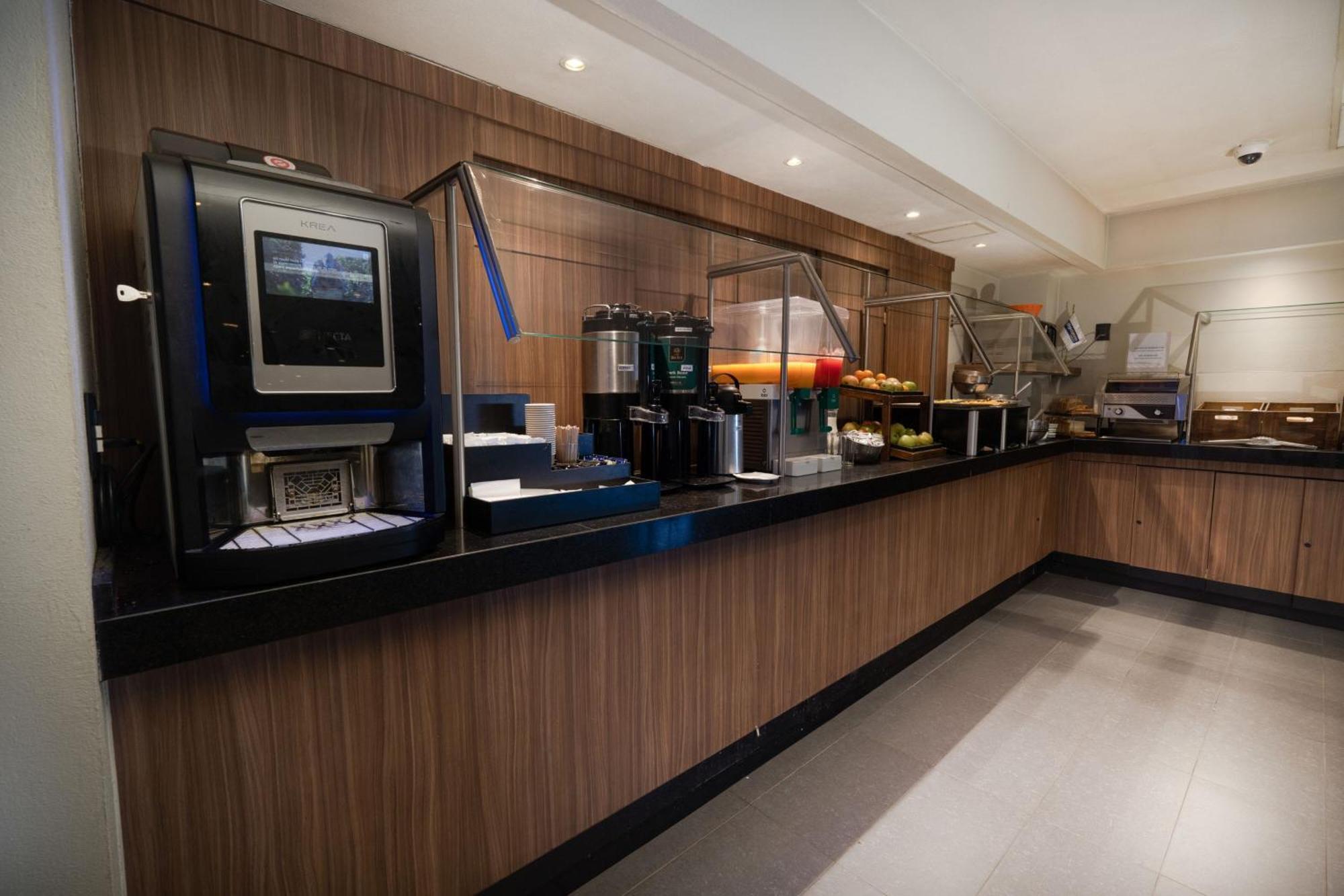 Hotel Express By Marriott Aeropuerto 3*