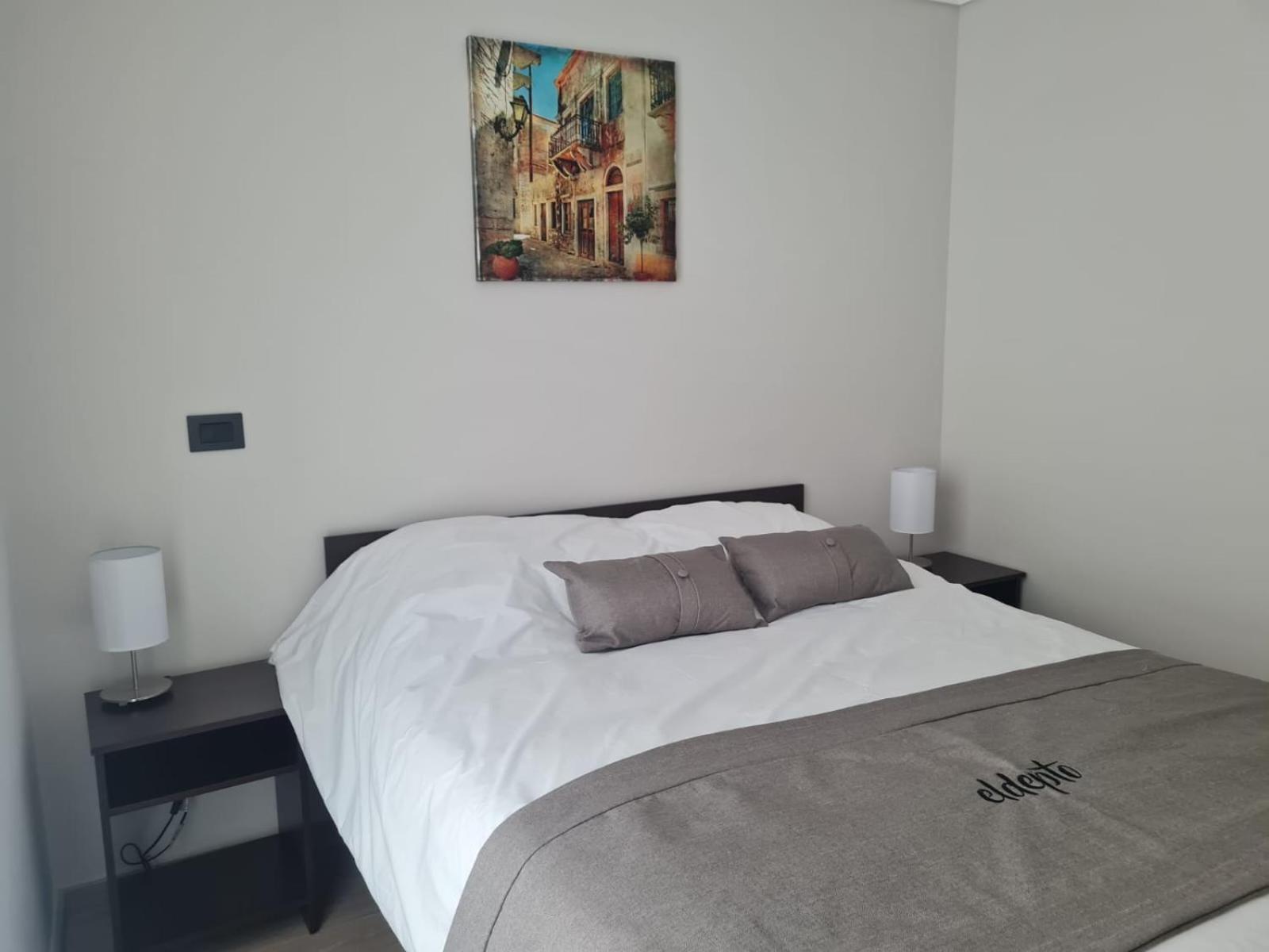 Eldepto Padre Mariano Apartment *