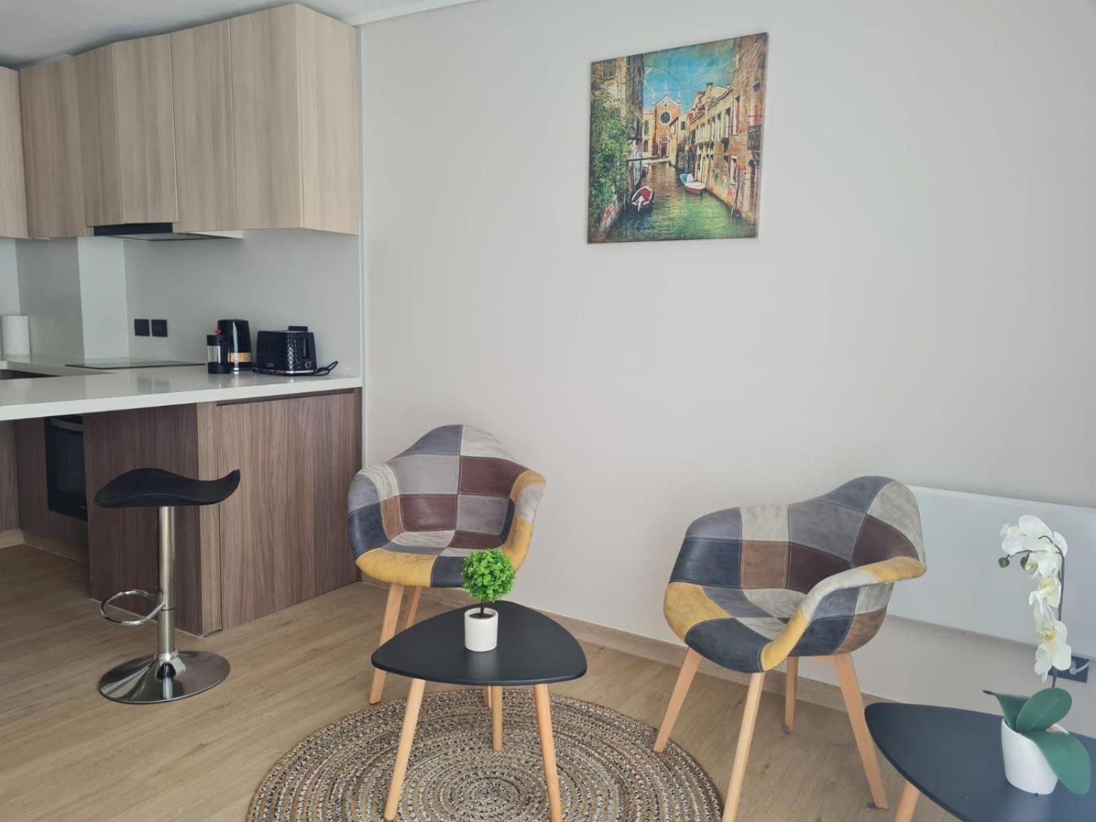Eldepto Padre Mariano Apartment *