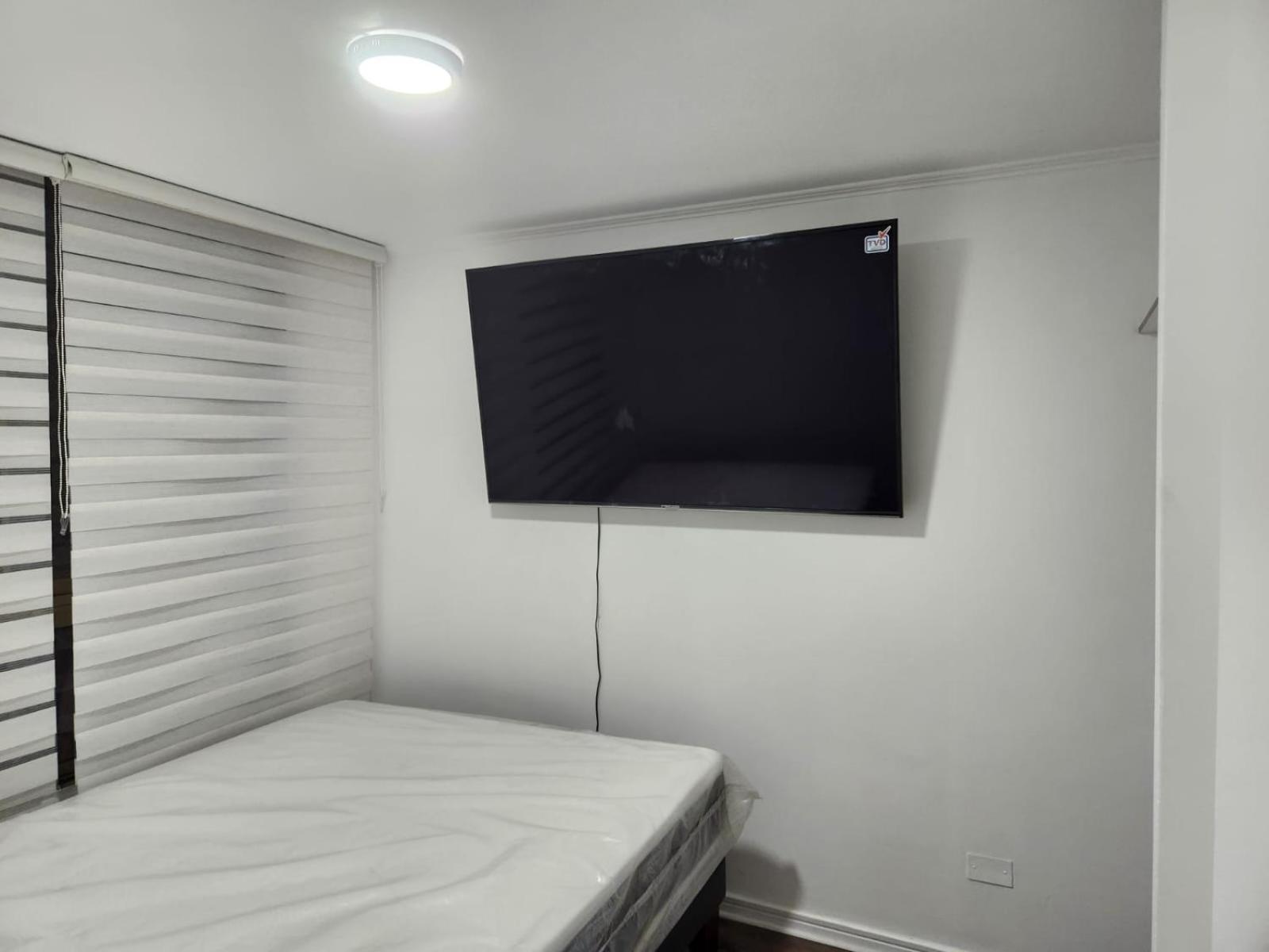Vivaceta Metro Hospitales Apartment *