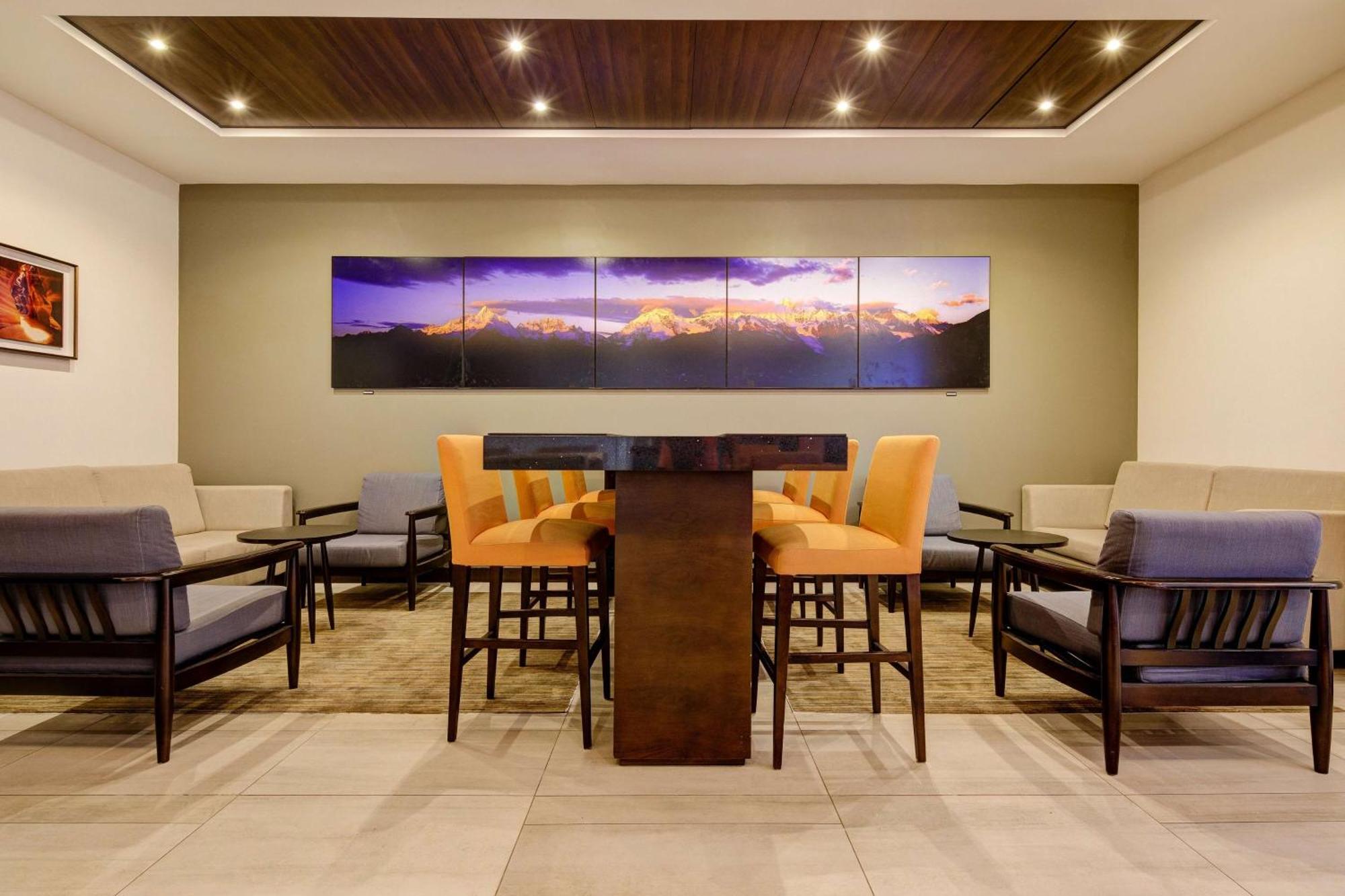 Hotel La Quinta By Wyndham Aeropuerto Santiago