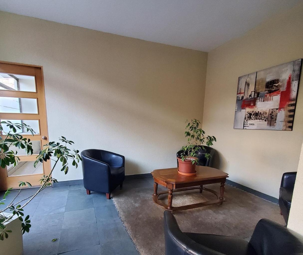 Encantador Metro Central Apartment