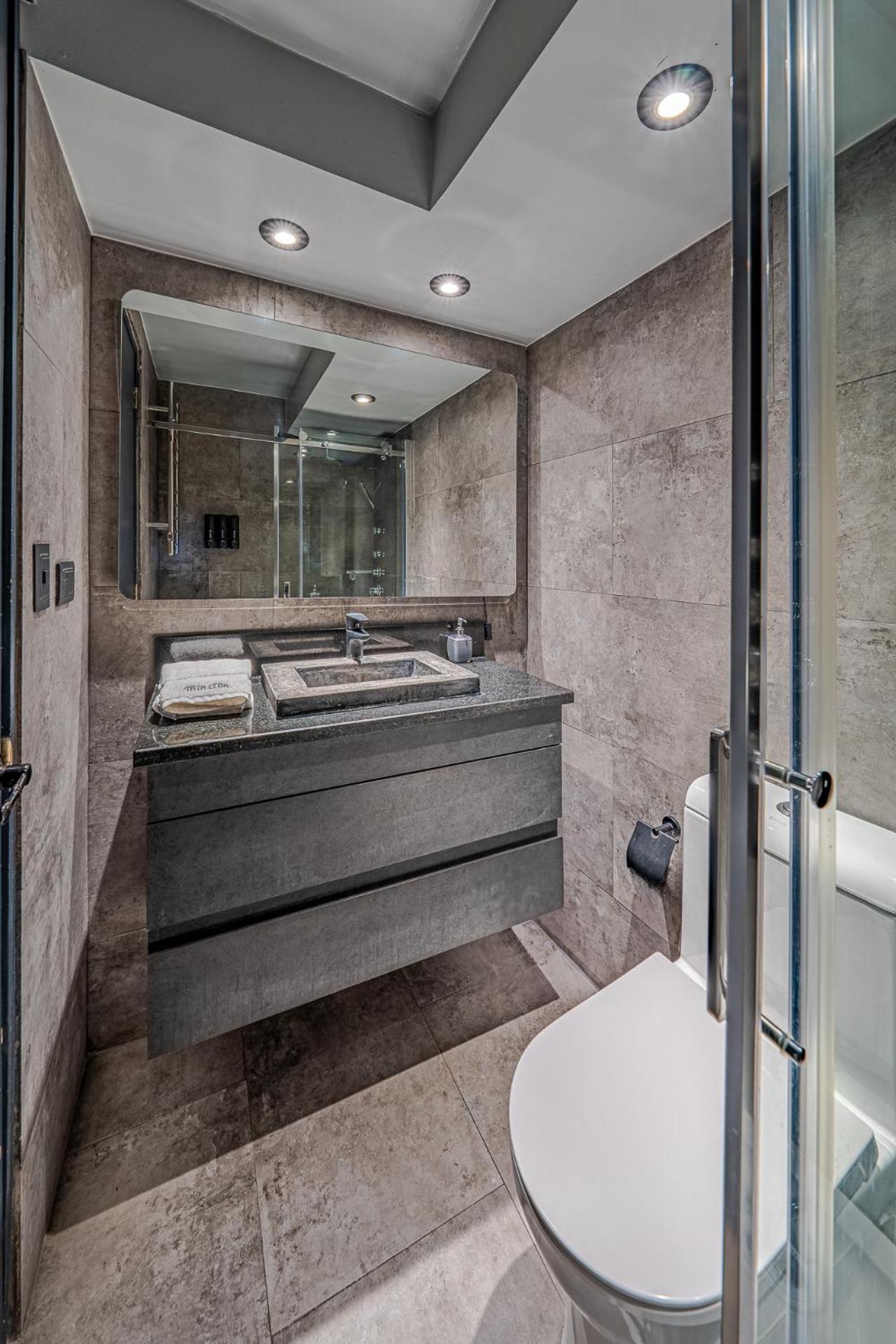 Apartment Design Tech Comfort & Location *