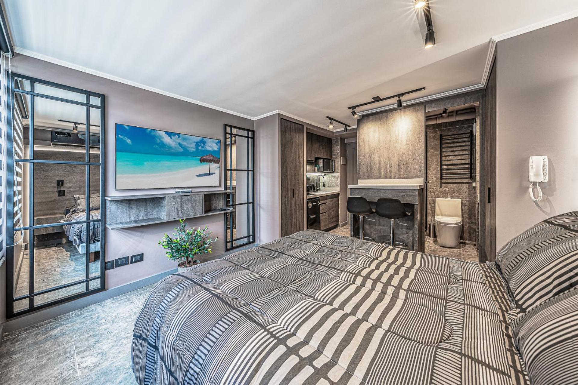 Apartment Design Tech Comfort & Location *