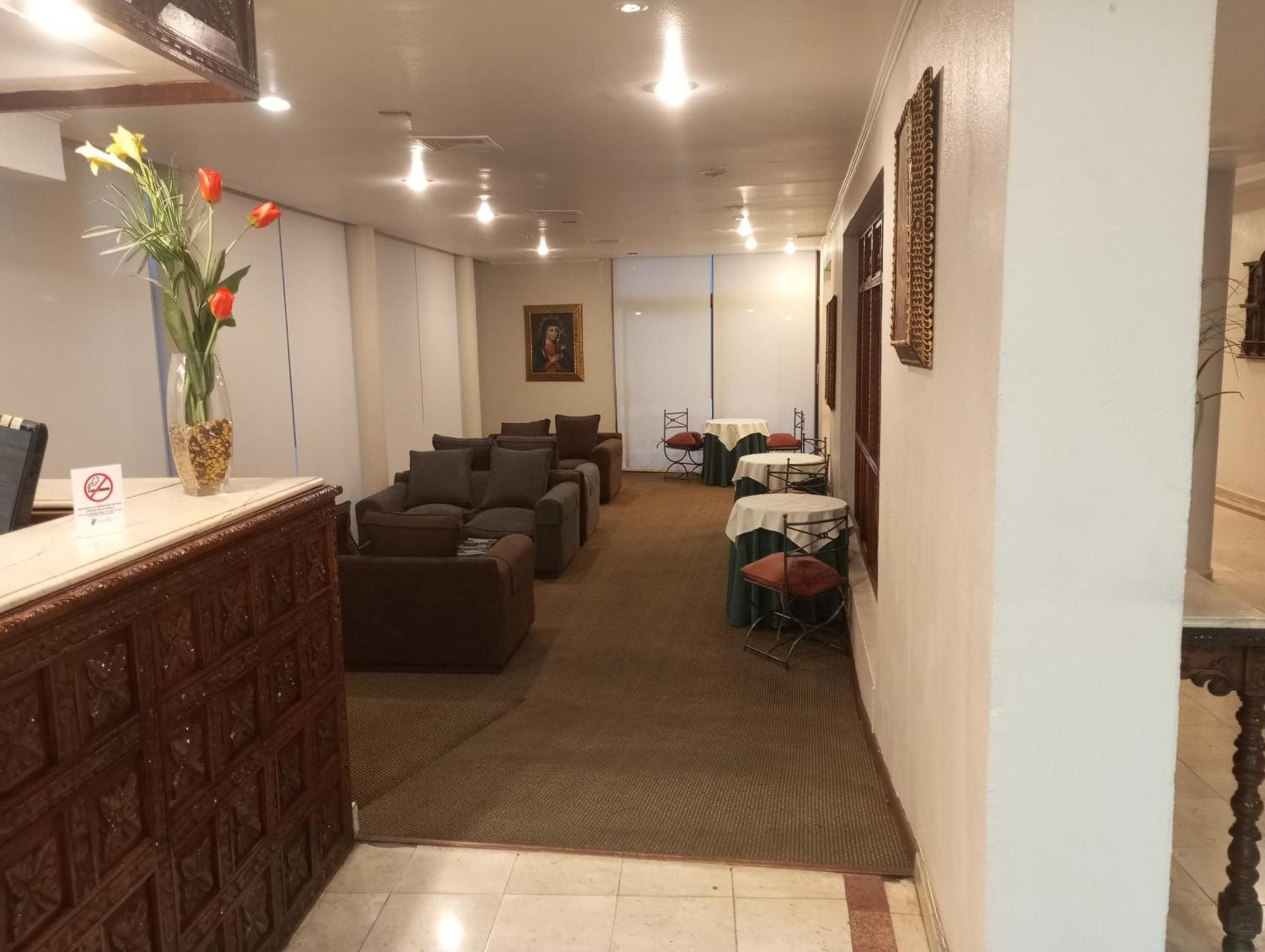 Hotel Alcala Del Rio Santiago