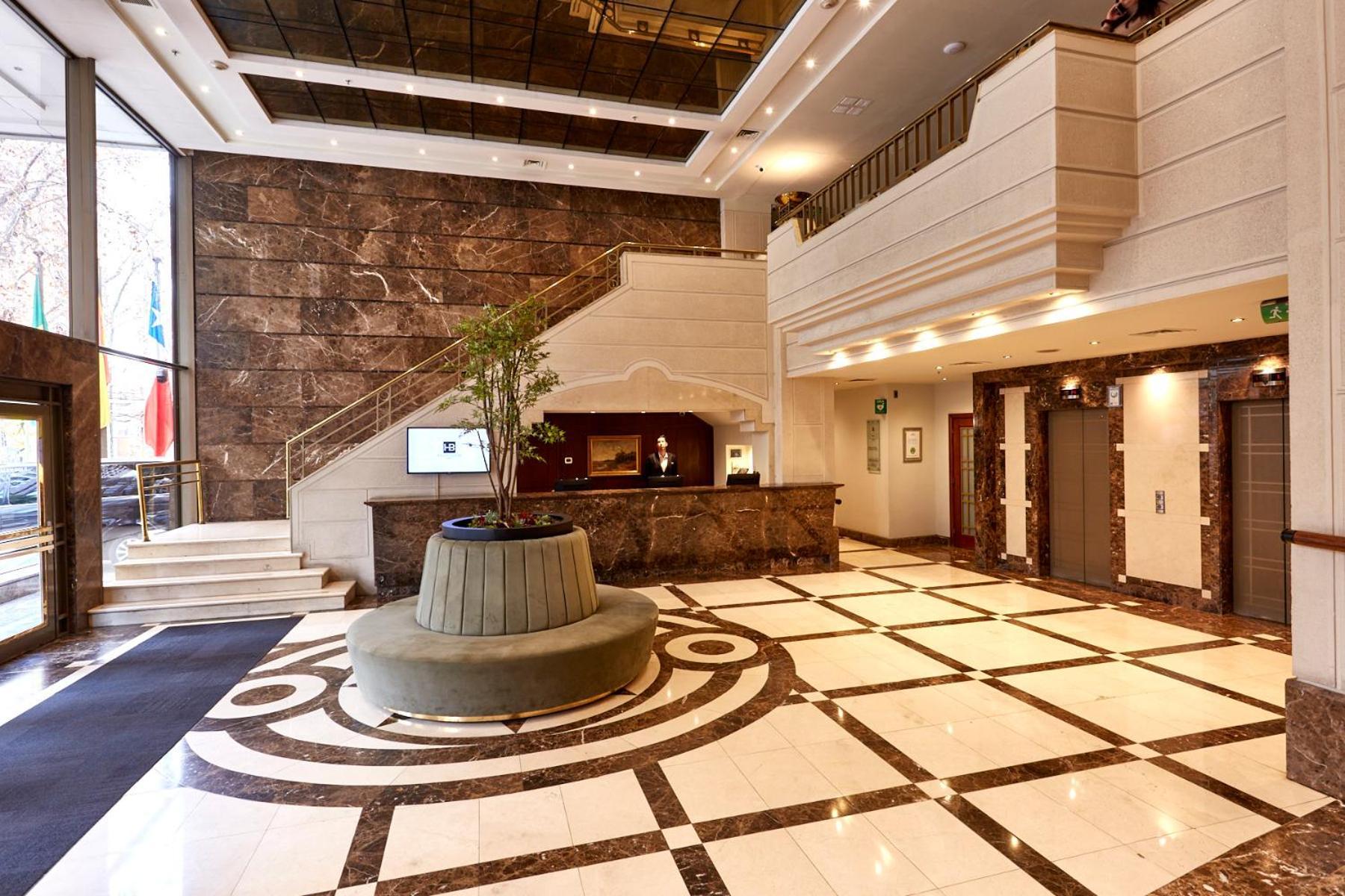 Khách sạn Plaza El Bosque Ebro Santiago