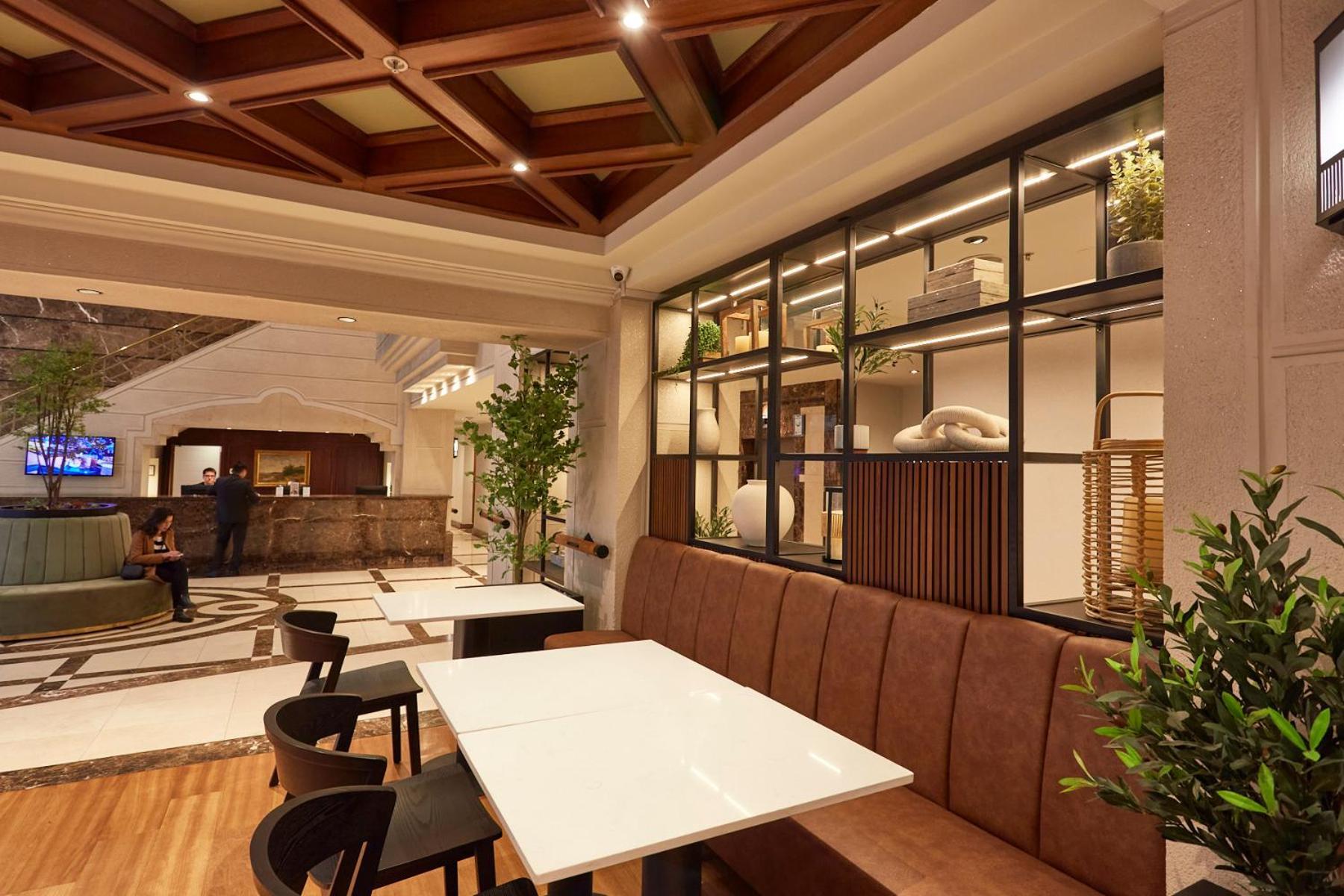 Plaza El Bosque Ebro Khách sạn Santiago