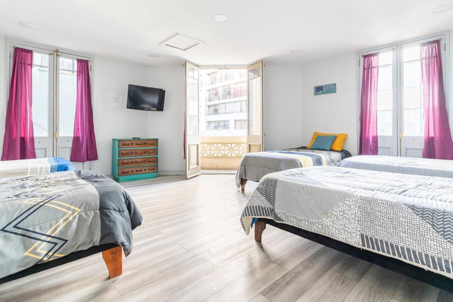 Hostal Mancora Monjitas 755 Casa de hóspedes Santiago