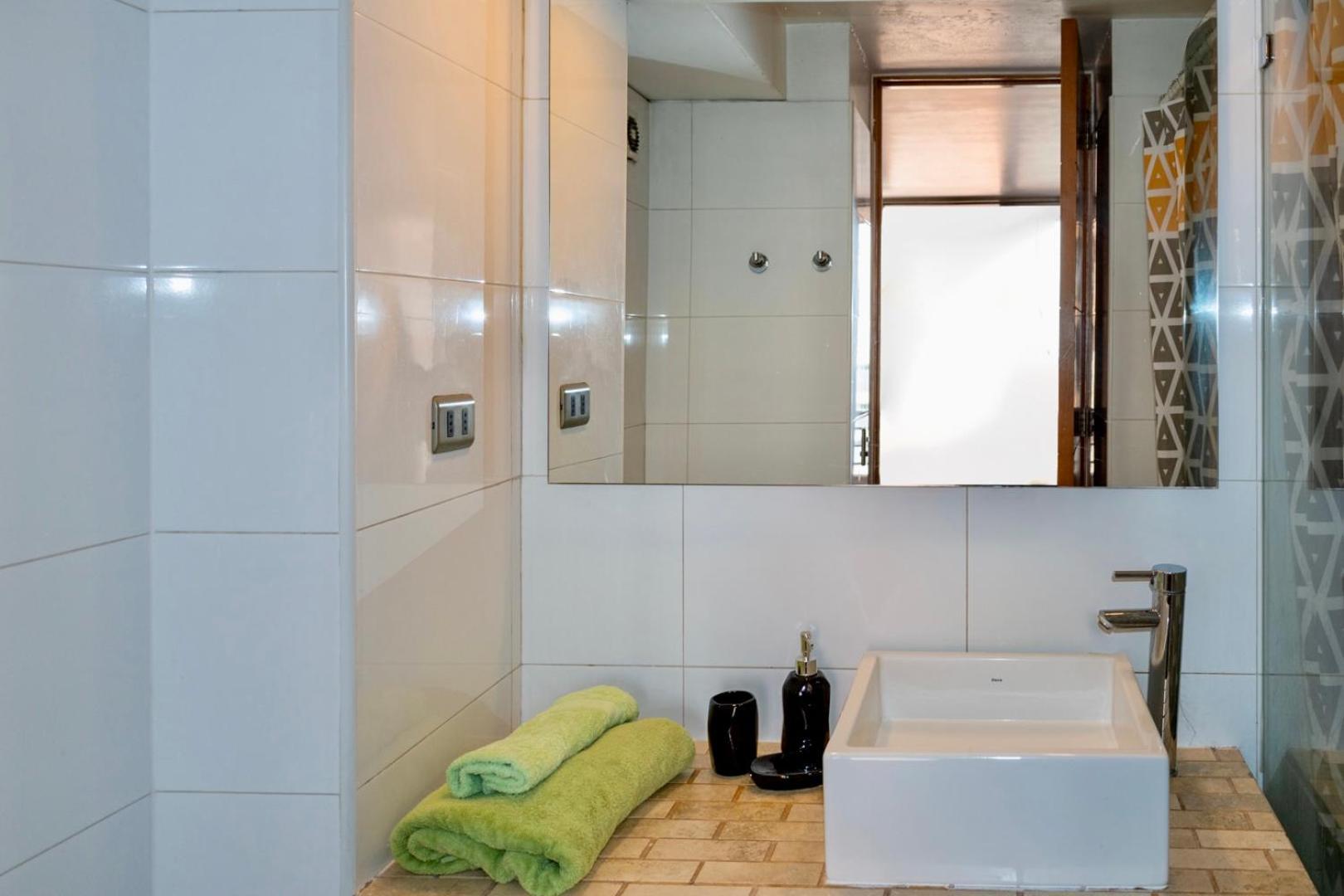 Confortable Departamento A Pasos De Escuela Militar 1 Dormitorio + 1 Persona Extra Apartamento Santiago de Chile