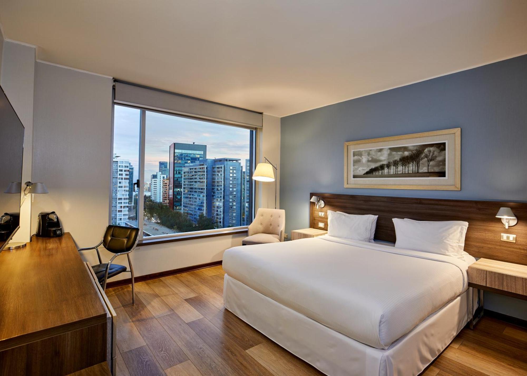 Hotel Radisson Blu Plaza El Bosque Santiago