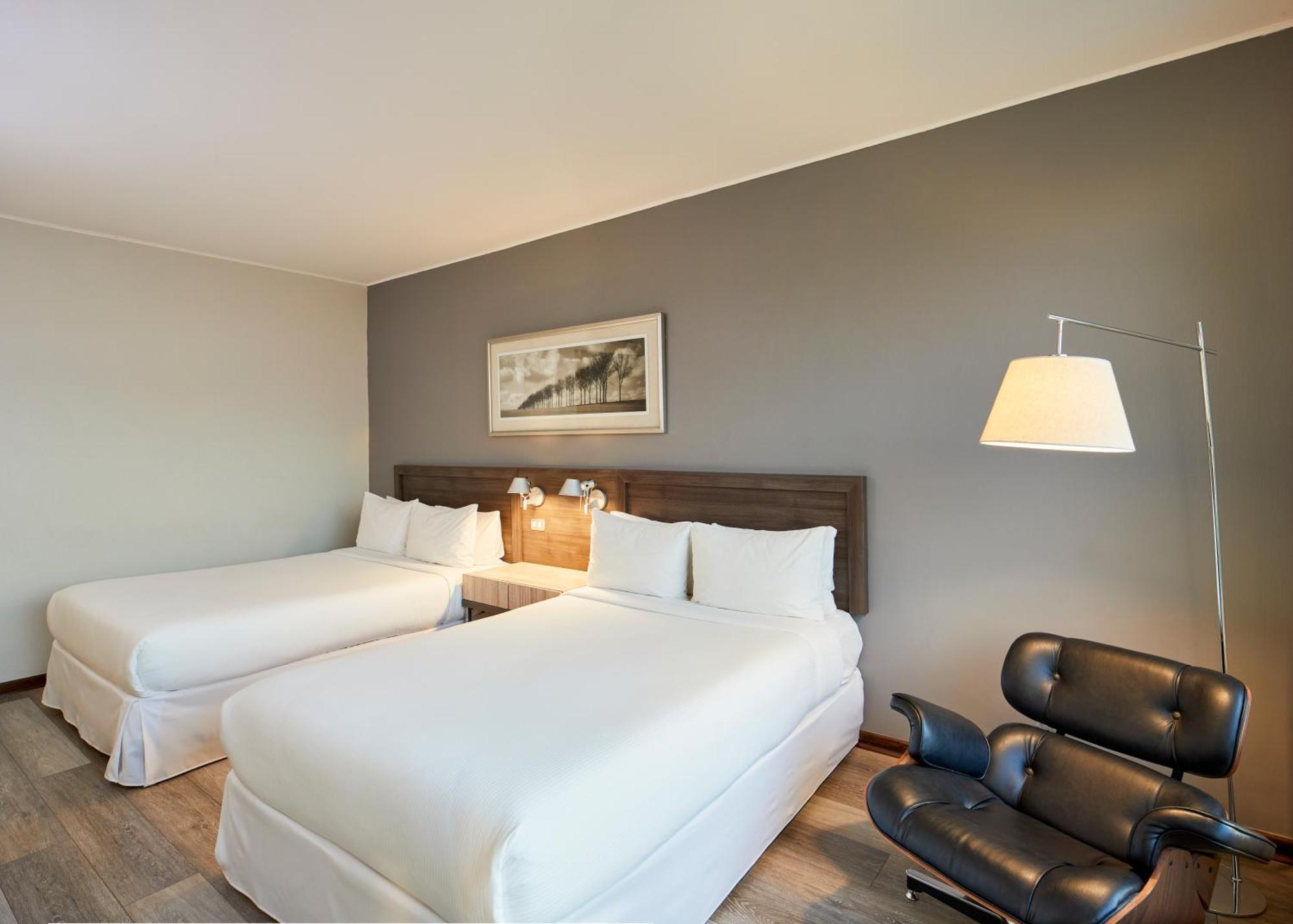 Hotel Radisson Blu Plaza El Bosque 4*