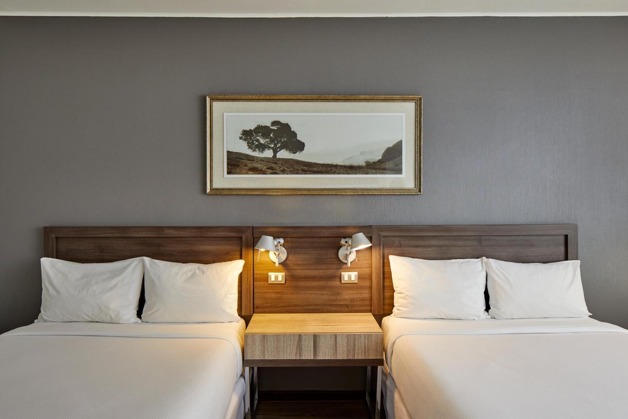 Radisson Blu Plaza El Bosque 4*