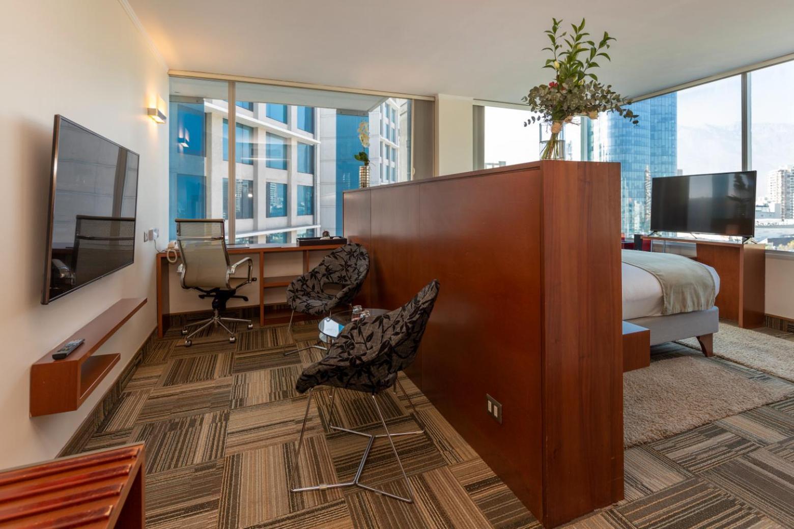 Khách sạn Western Premier Marina Condes