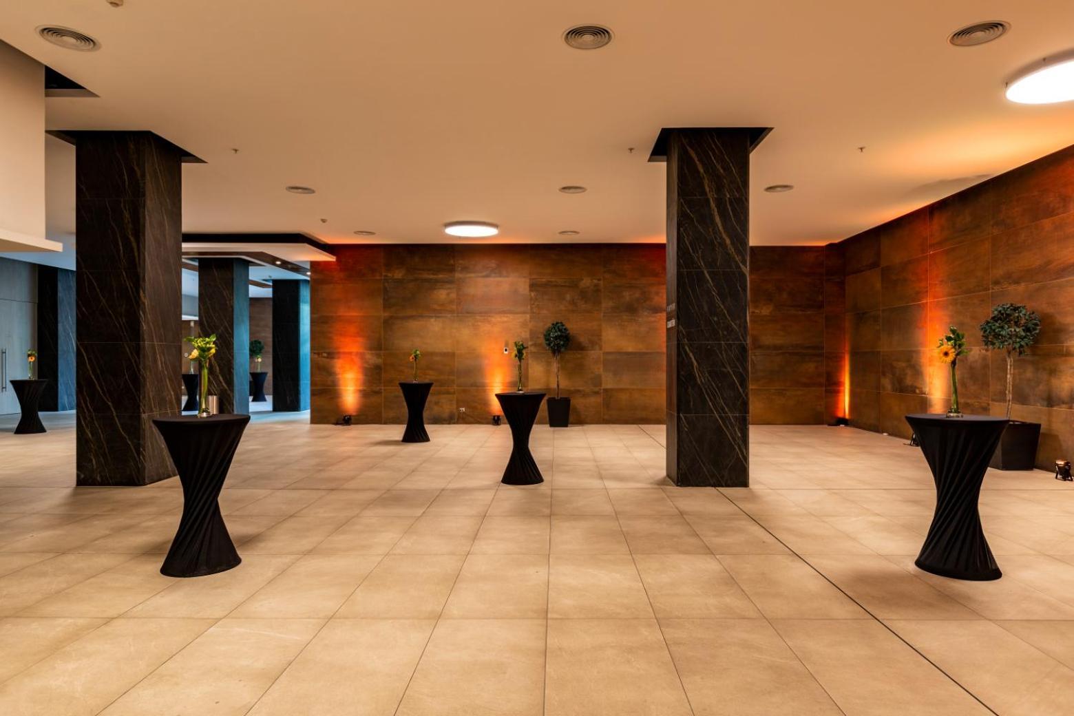 Western Premier Marina Condes Khách sạn 4*