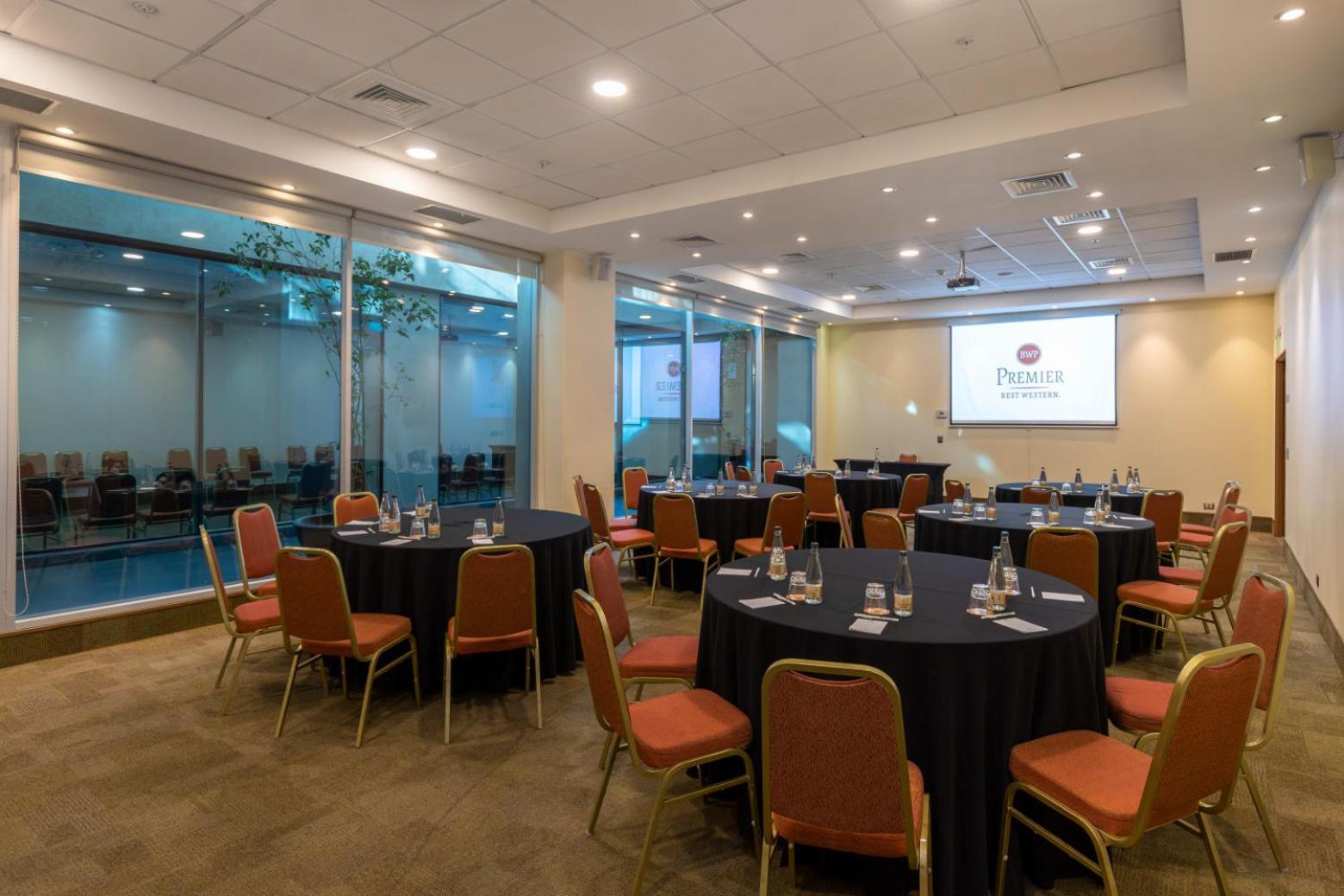 Khách sạn Western Premier Marina Condes