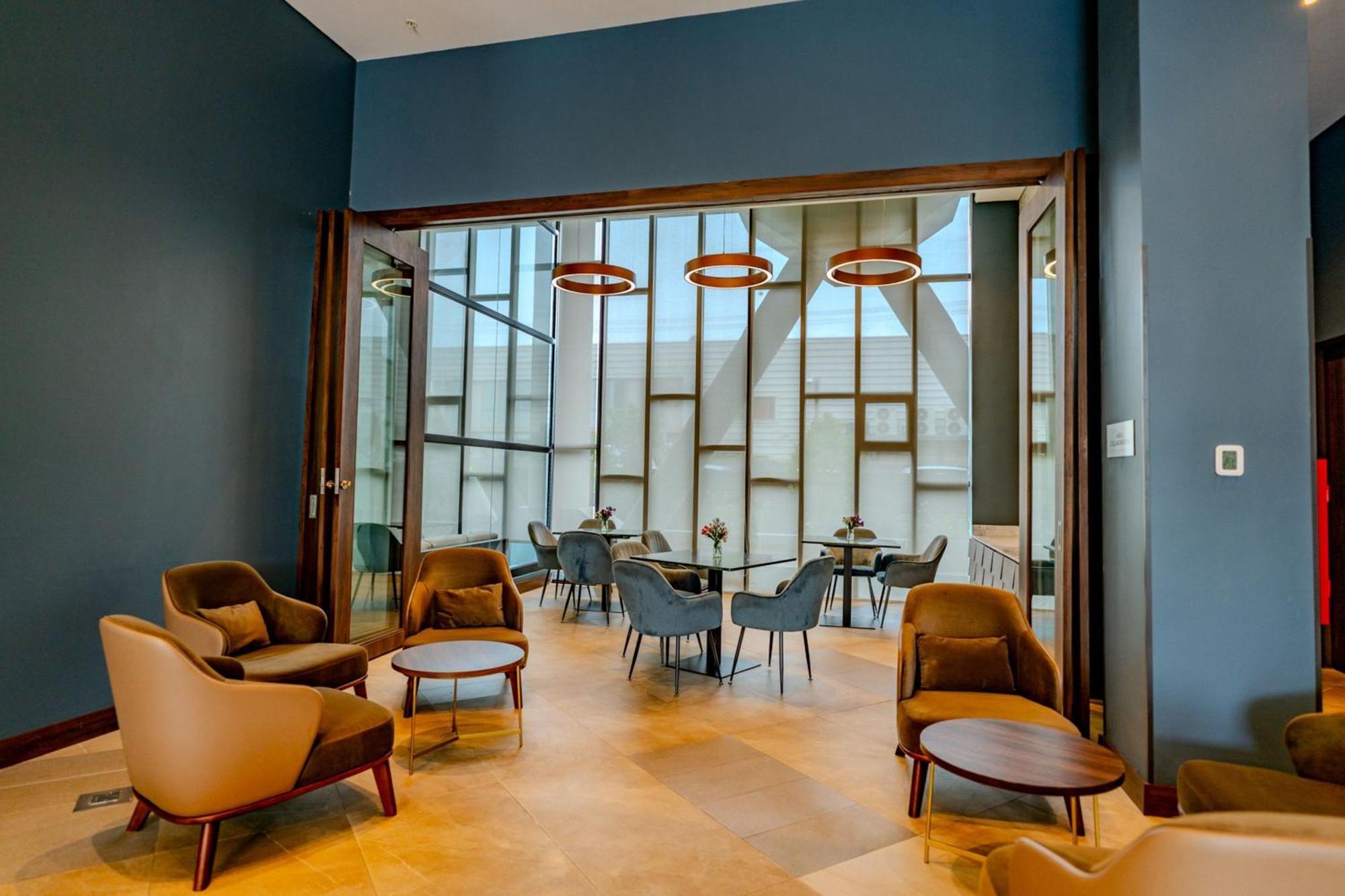 Hotel Courtyard By Marriott Airport Santiago