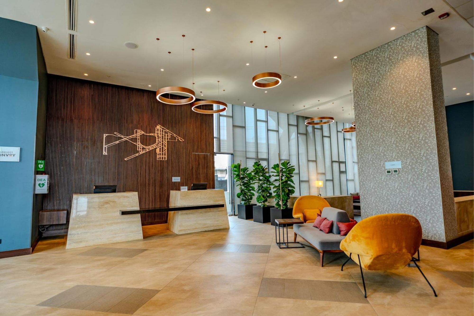 Courtyard By Marriott Airport 4* Santiago