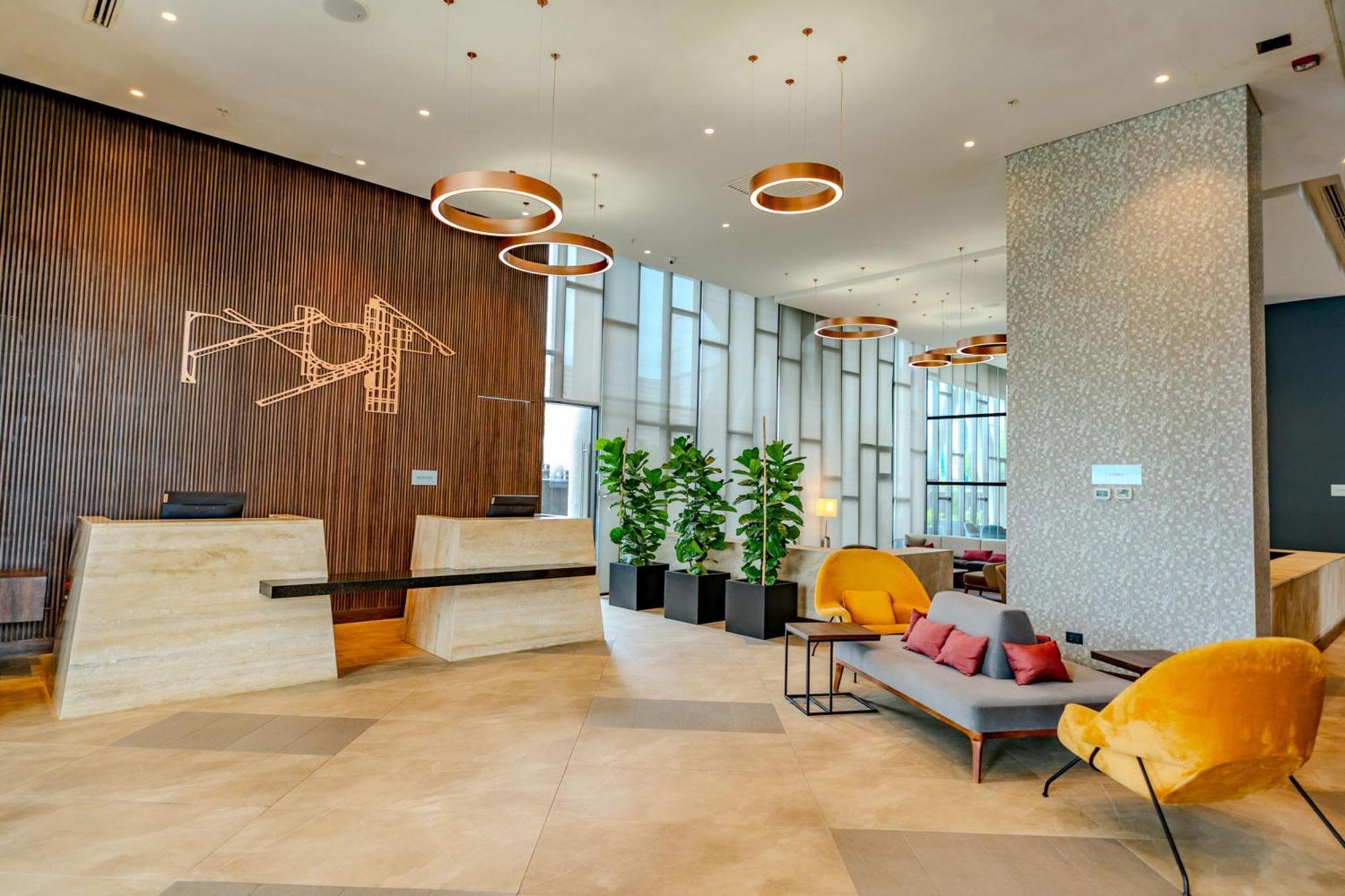 Courtyard By Marriott Airport Hotel Santiago
