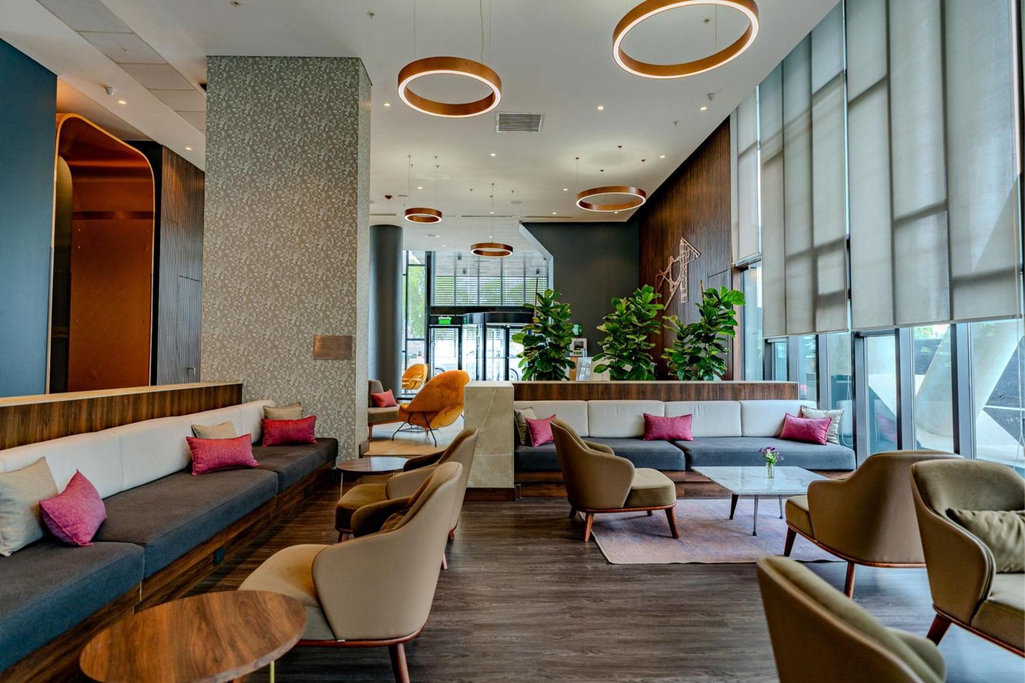 Courtyard By Marriott Airport Santiago