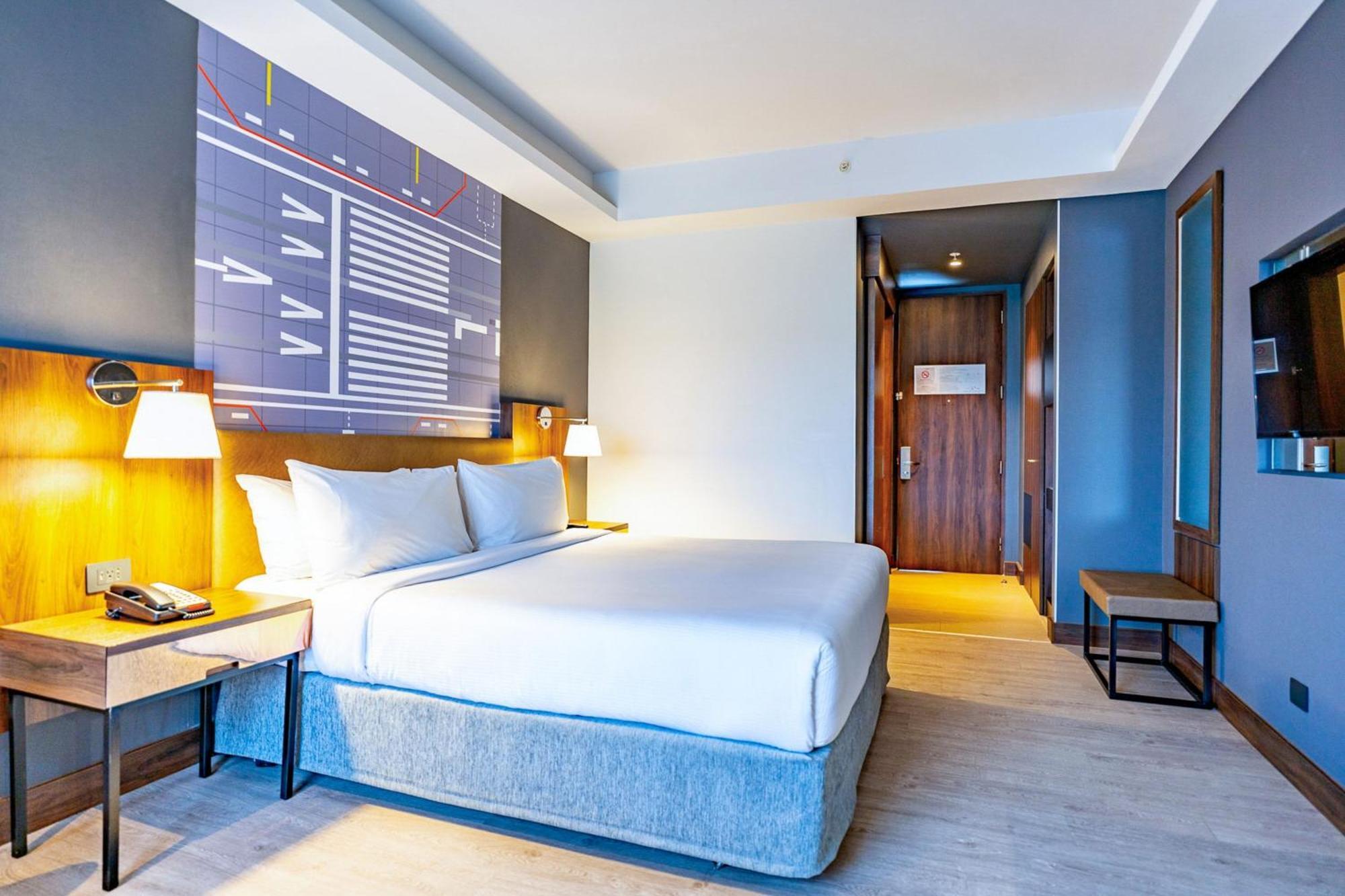 Hotel Courtyard By Marriott Airport 4*