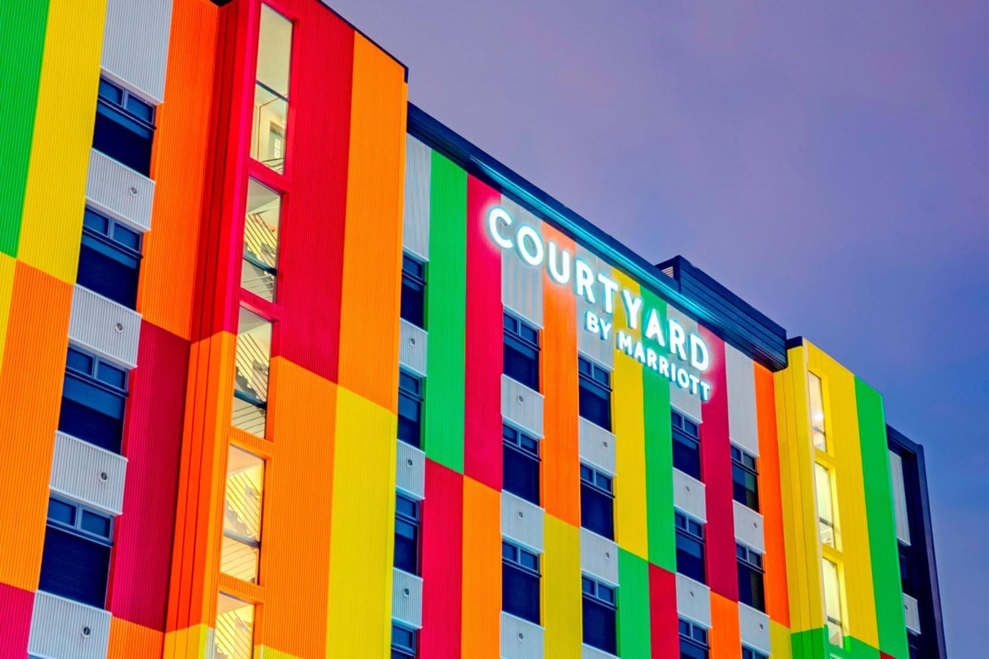 Courtyard By Marriott Airport Hotel 4*