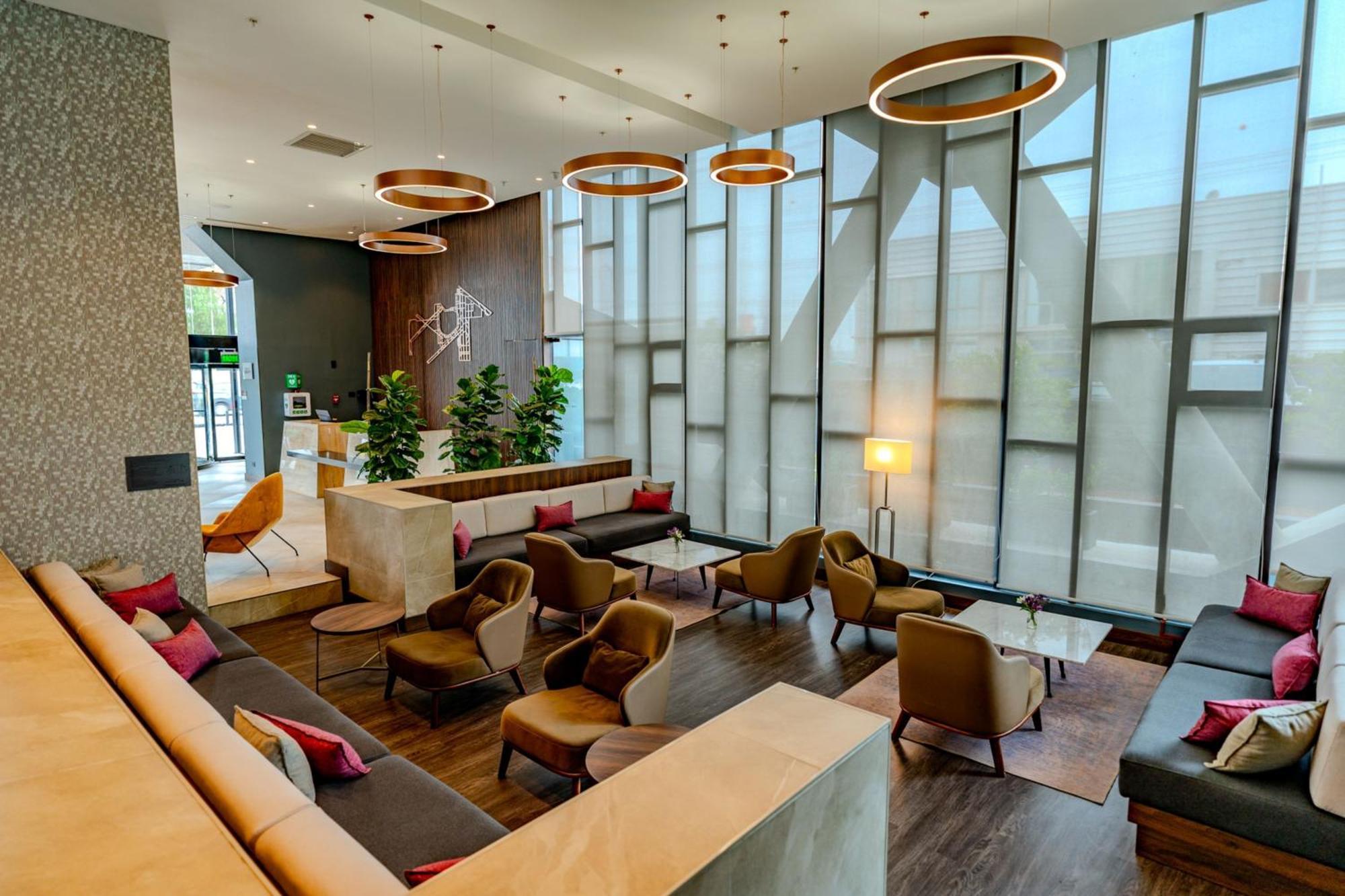 Courtyard By Marriott Airport 4* Santiago