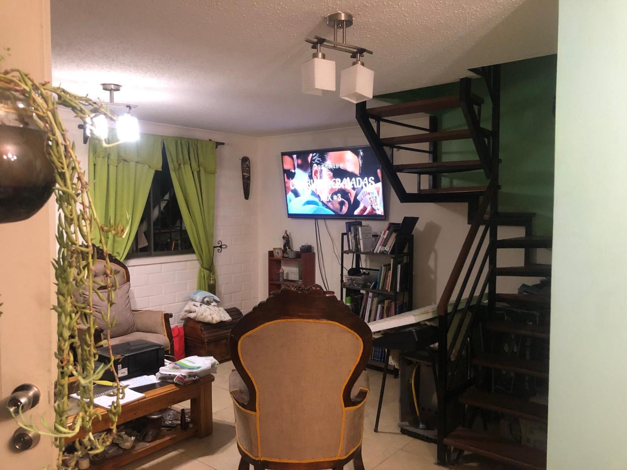 Homestay Habitacion Ii Cerca Del Aeropuerto - Tu Espacio Re Santiago