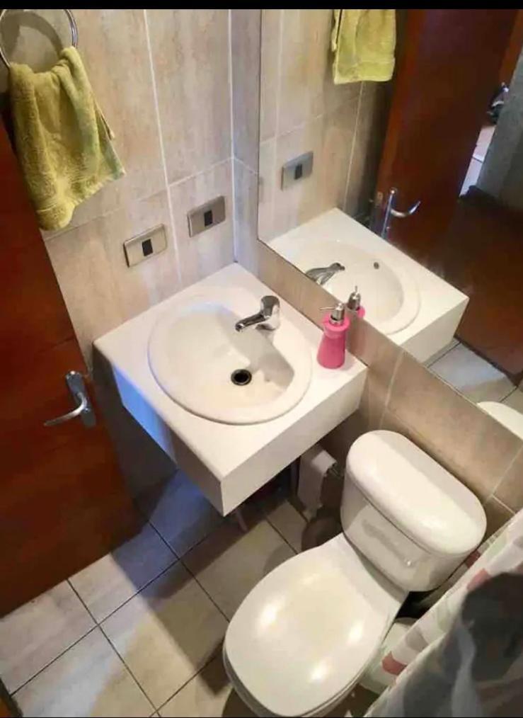 Luminosa Habitacion Con Bano Privado En El Centro De Providencia Camping