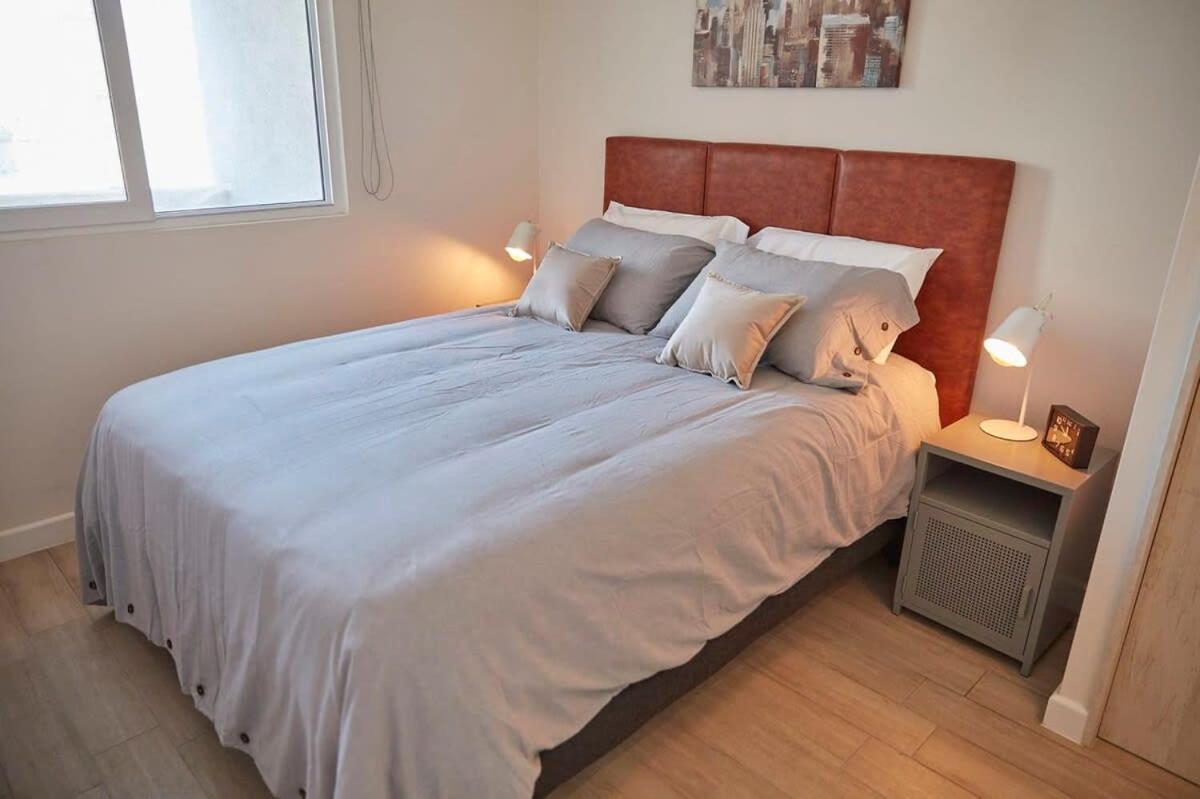 Hom I Amplio Departamento 2d2b En La Calle San Pablo * Santiago