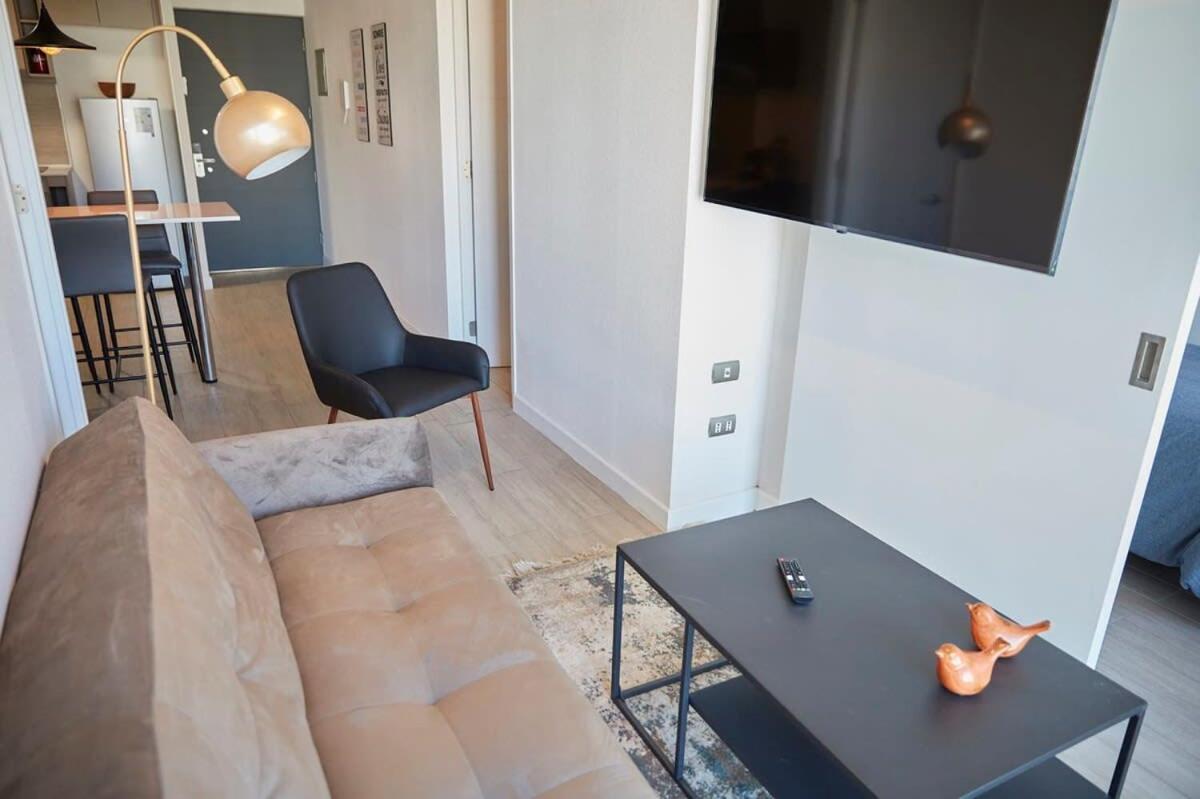 Hom I Amplio Departamento 2d2b En La Calle San Pablo * Santiago