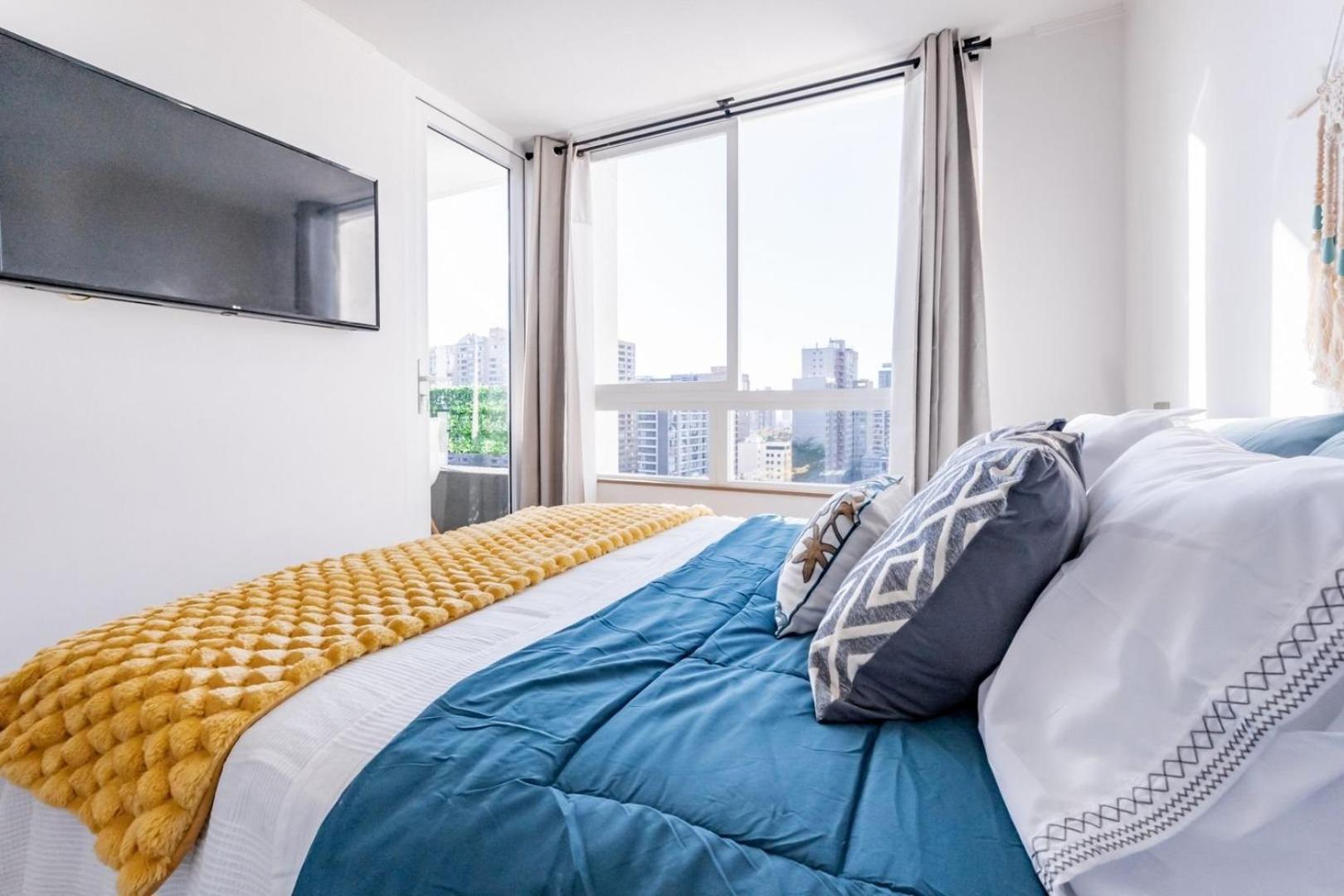 Tu Segundo Hogar, En El Corazon De * Santiago