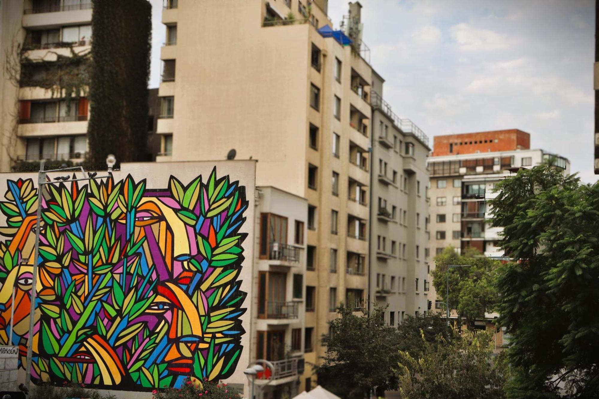 Hom I Luminoso En Calle Monjitas, * Santiago de Chile