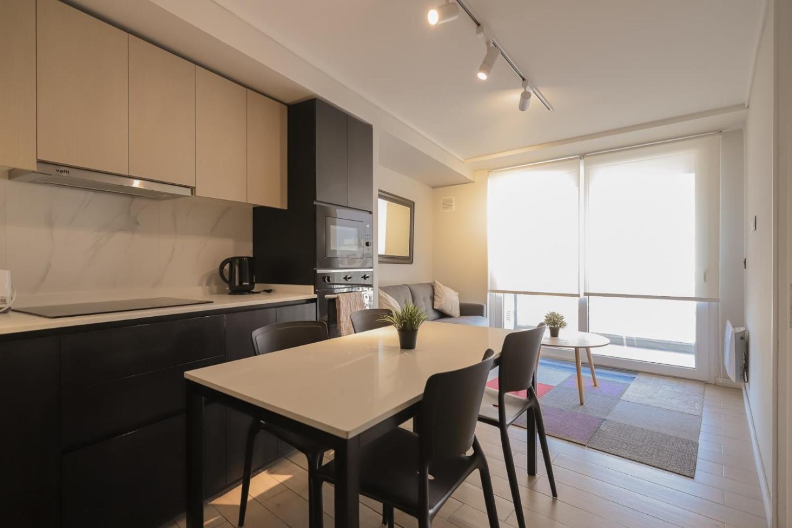 Cozy Steps Away From Costanera Center