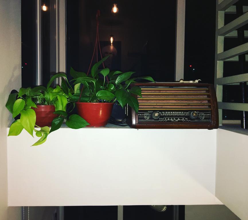 Apart Apartment *