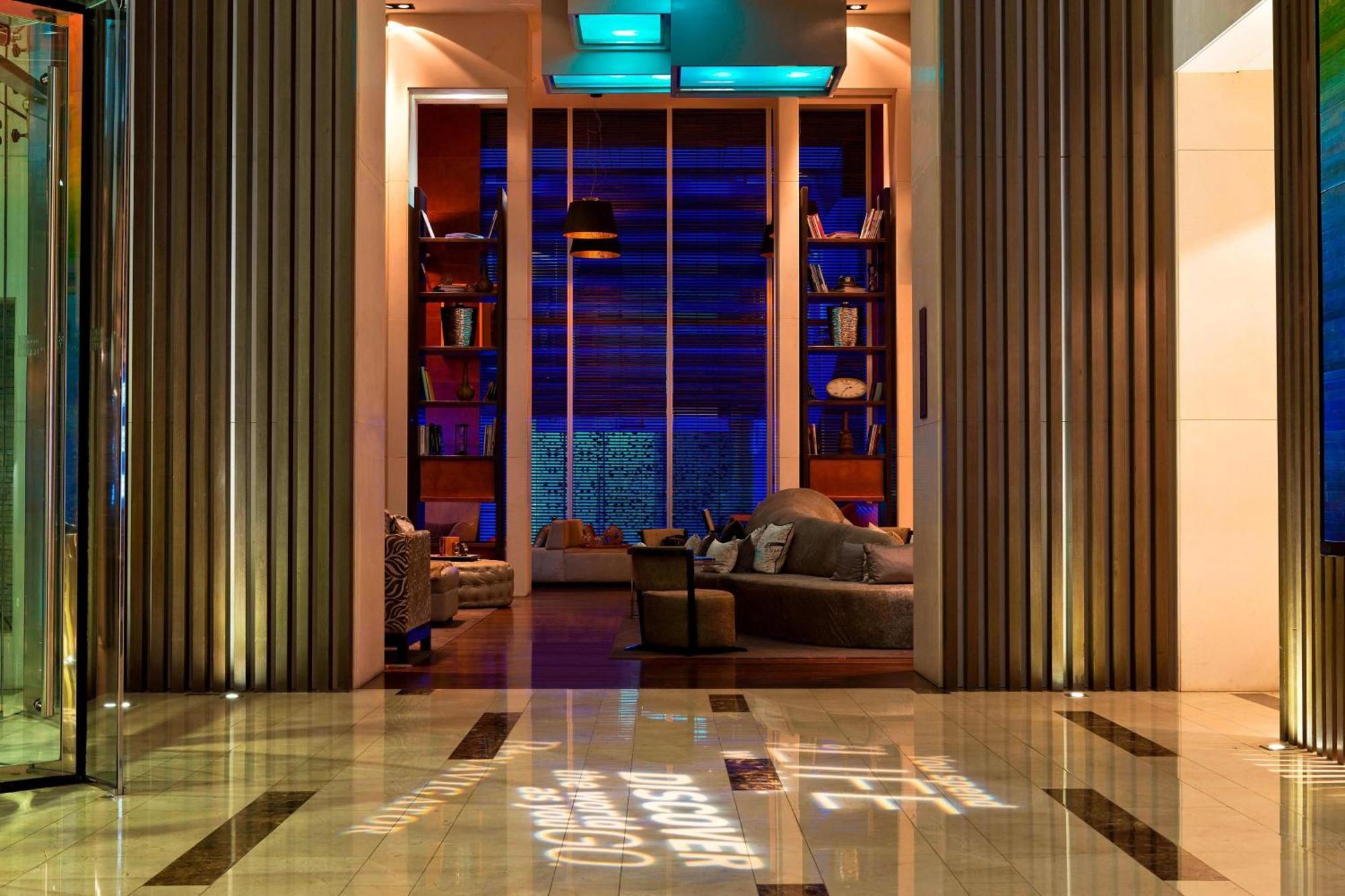 Hotel Renaissance By Marriott 5*