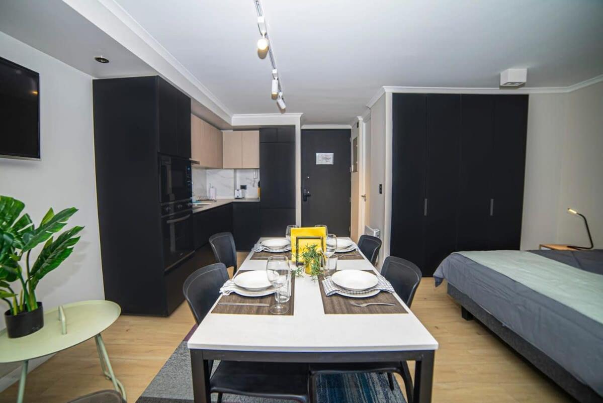 Con Terraza Privada En Providencia Apartamento *