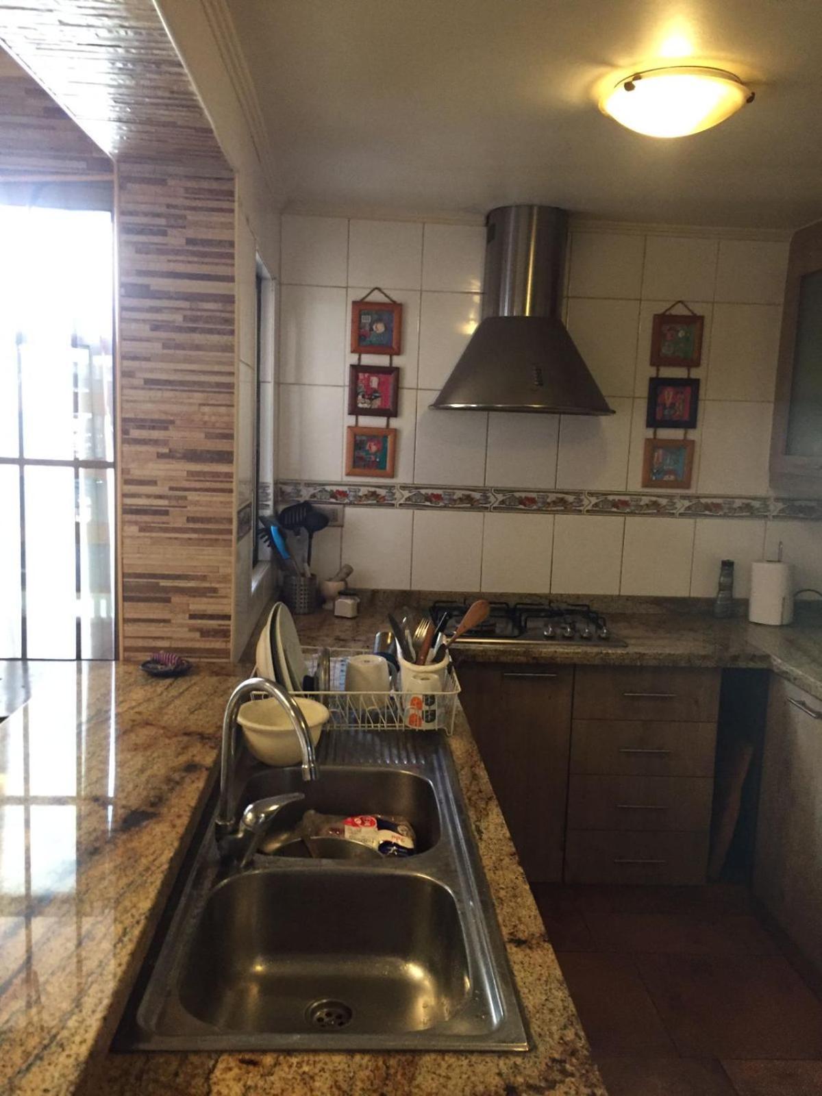 Homestay Pieza Metro Plaza Egana *
