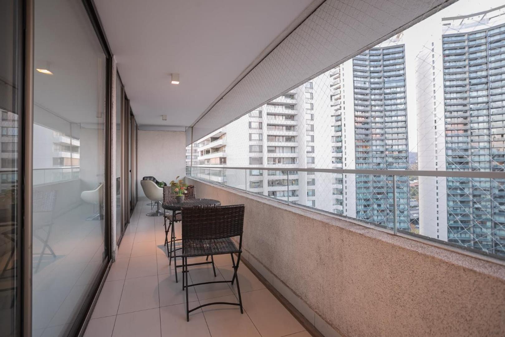 Premium 2br 2ba Parque Arauco - Balcon Con Malla Căn hộ Santiago