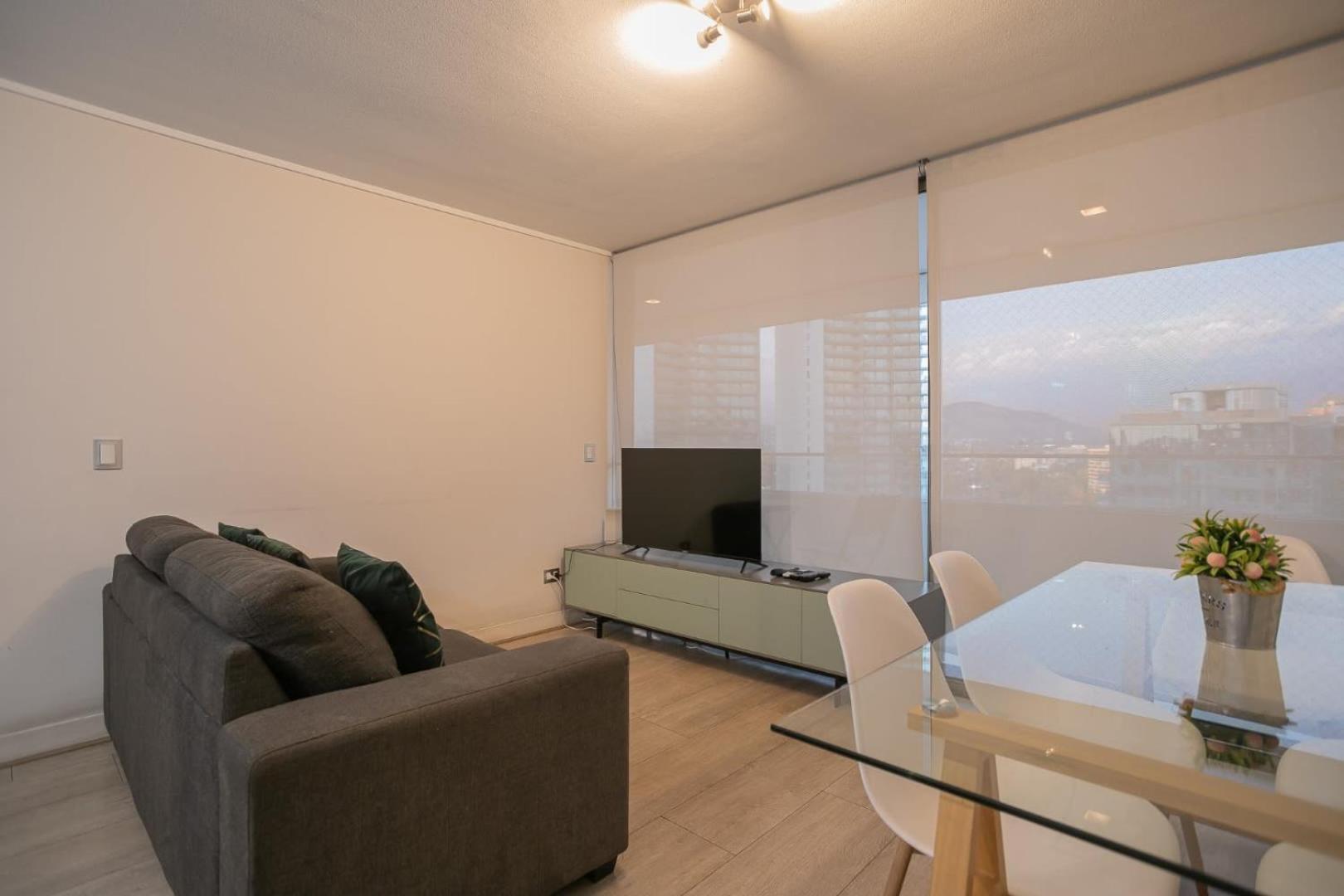 Căn hộ Premium 2br 2ba Parque Arauco - Balcon Con Malla *