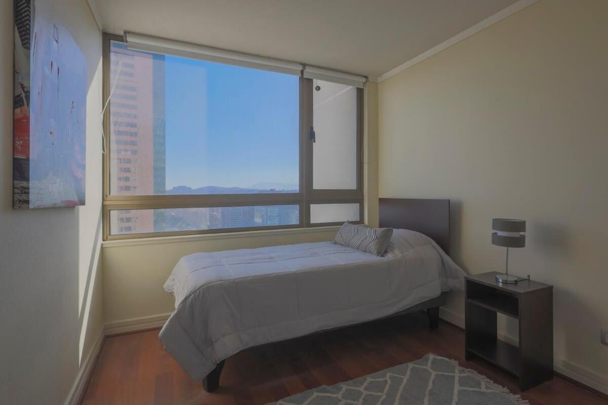 Amplio Alojamiento En Parque Arauco 2d2b Apartamento *
