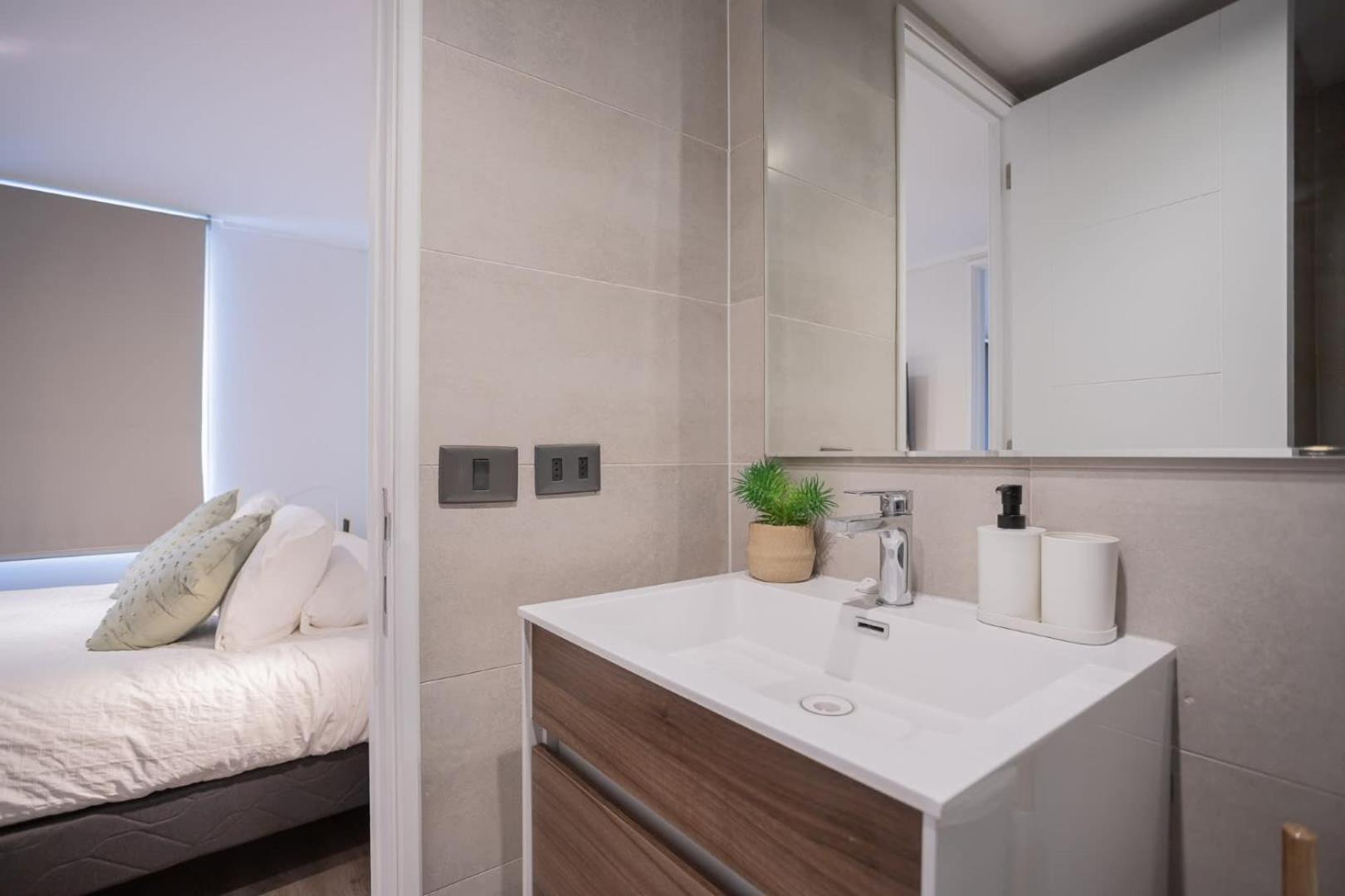 Vive La Autentica Atmosfera De Barrio Italia Apartment